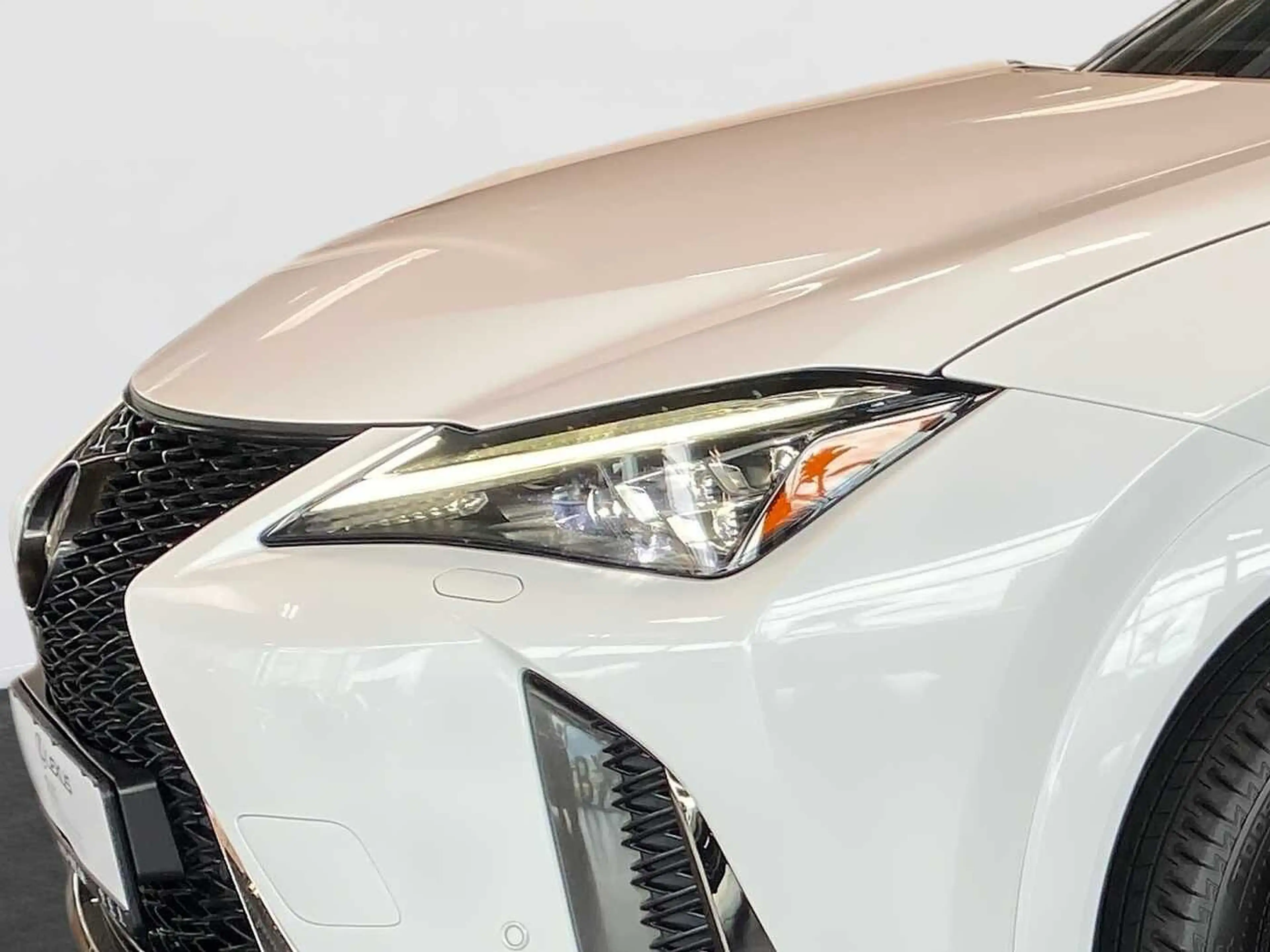 Lexus UX 250h F SPORT HUD MARK LEVINSON GSD — photo 7
