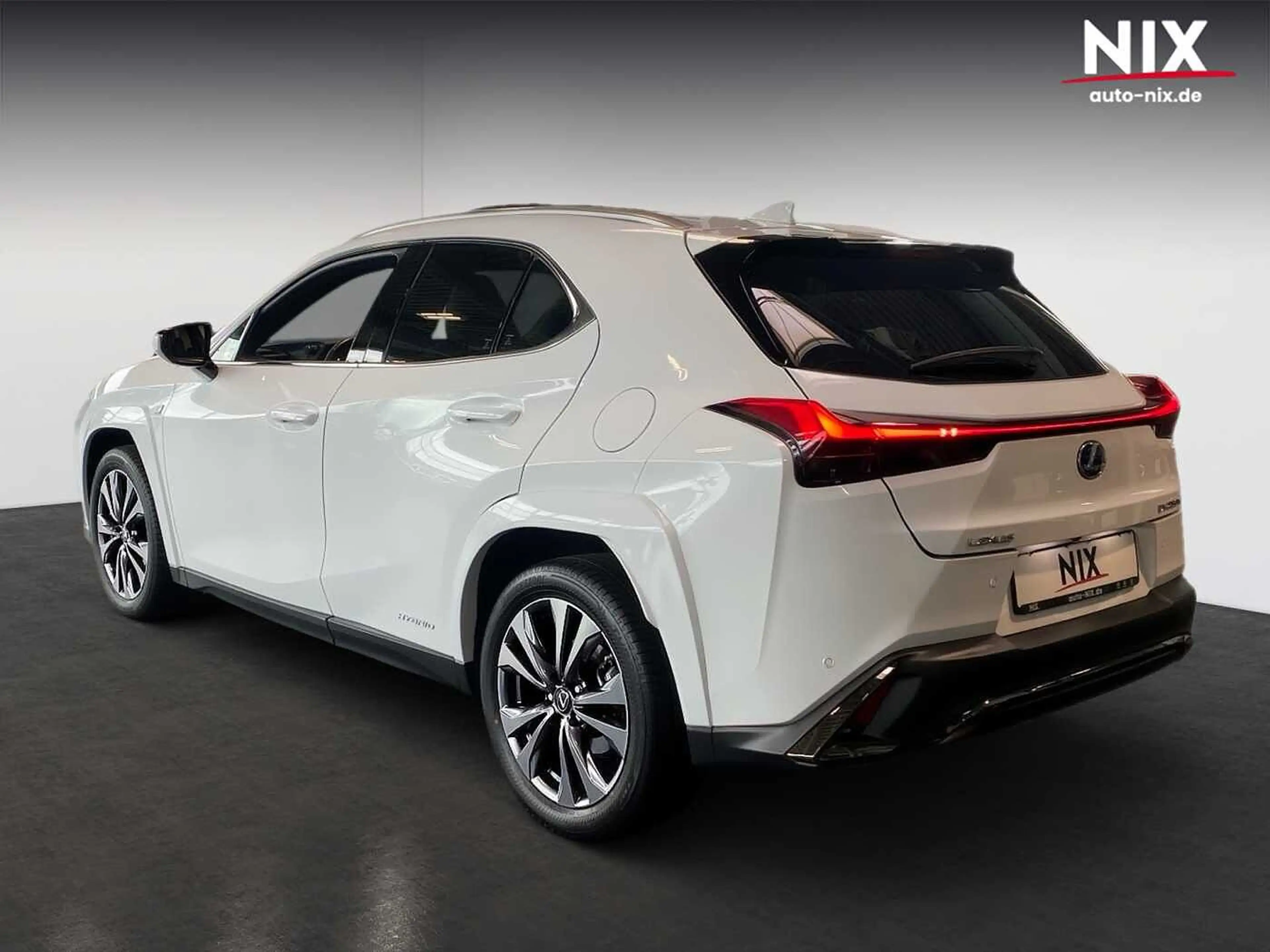 Lexus UX 250h F SPORT HUD MARK LEVINSON GSD — photo 5