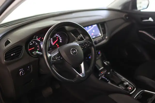 Opel Grandland view 10