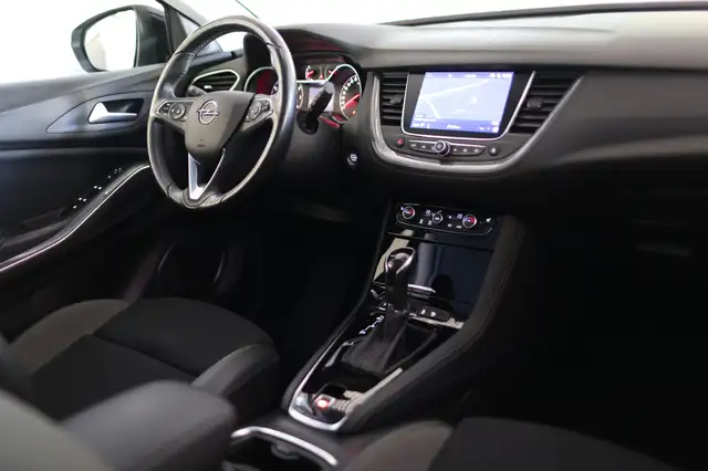 Opel Grandland view 8