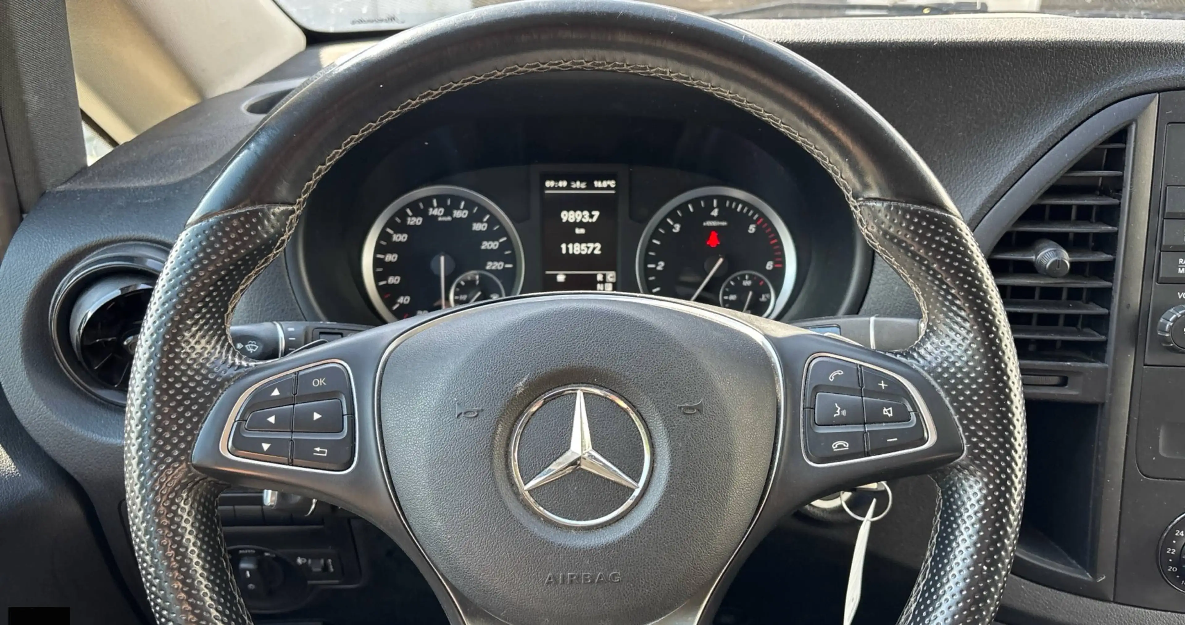 Mercedes-Benz Vito Tourer Pro lang LEDER+SHZ+LORDOSE/NAVI+CARPLAY+DAB/RFK/REELING/ALARM/PDC/TEMPOMAT/9-SITZER — photo 6
