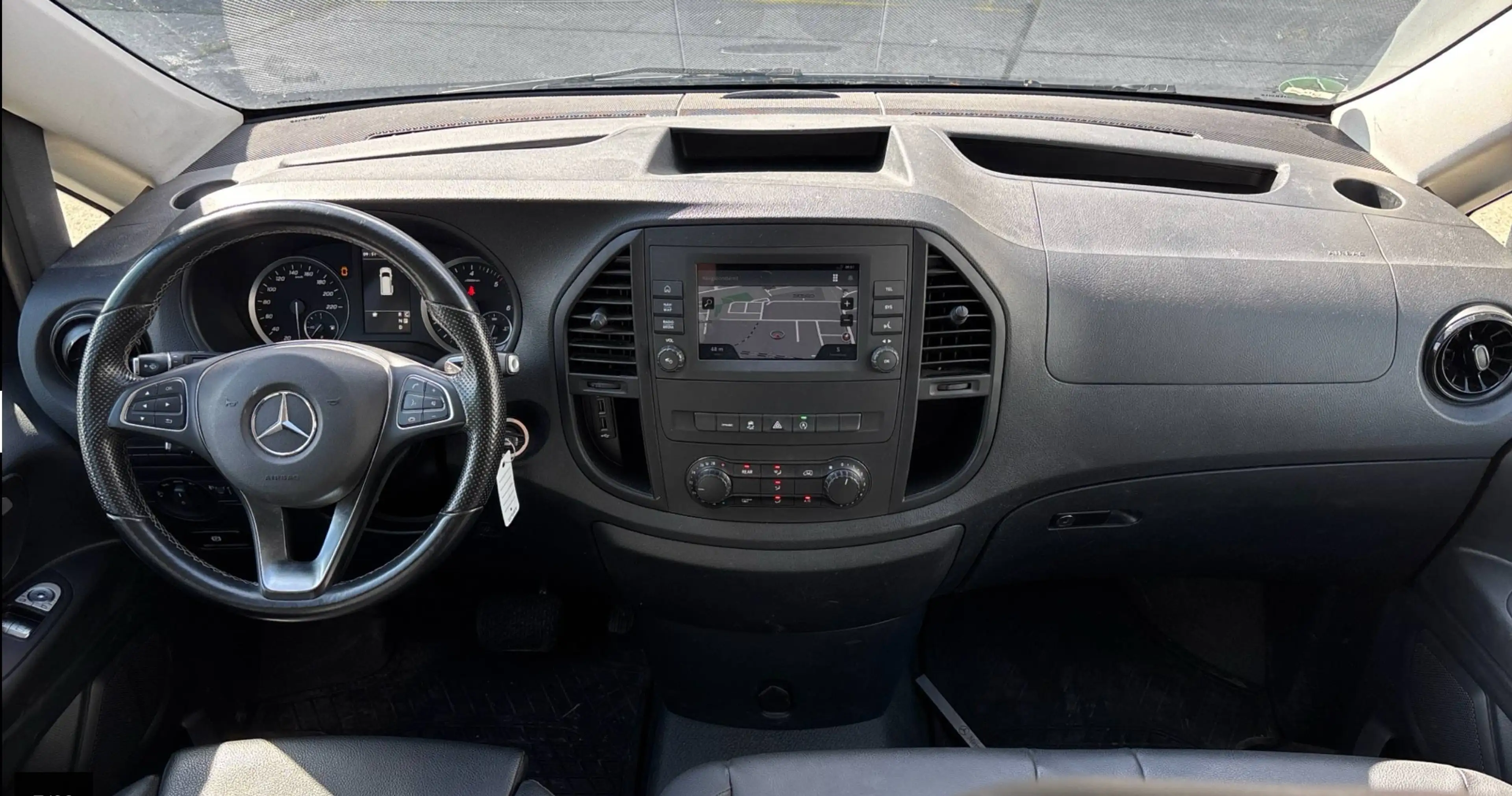 Mercedes-Benz Vito Tourer Pro lang LEDER+SHZ+LORDOSE/NAVI+CARPLAY+DAB/RFK/REELING/ALARM/PDC/TEMPOMAT/9-SITZER — photo 7