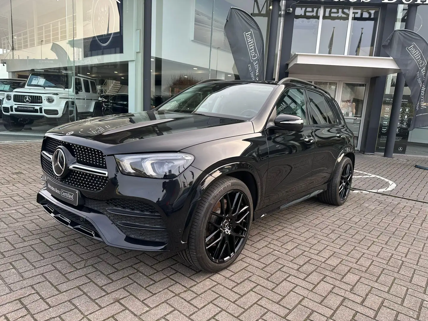 Mercedes-Benz GLE 350 GLE 350e 4MATIC AMG LINE Zwart - 1