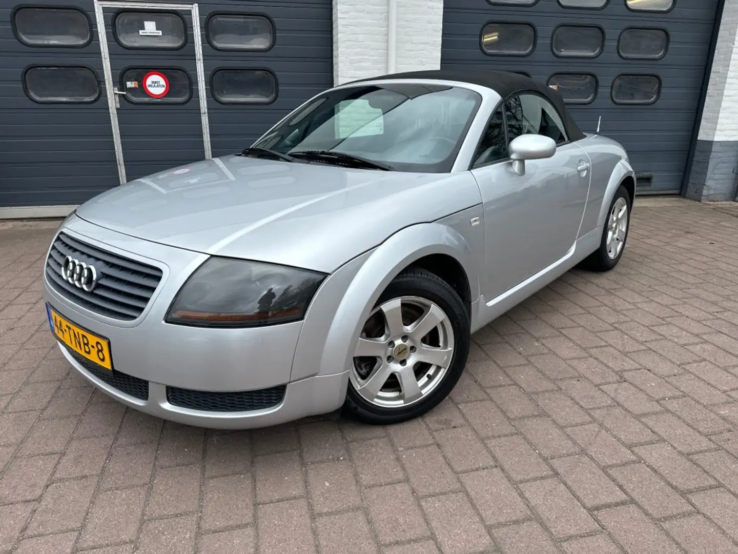 Audi TT 1.8 5V Turbo Leer Clima Stoelverwarming Grijs - 1
