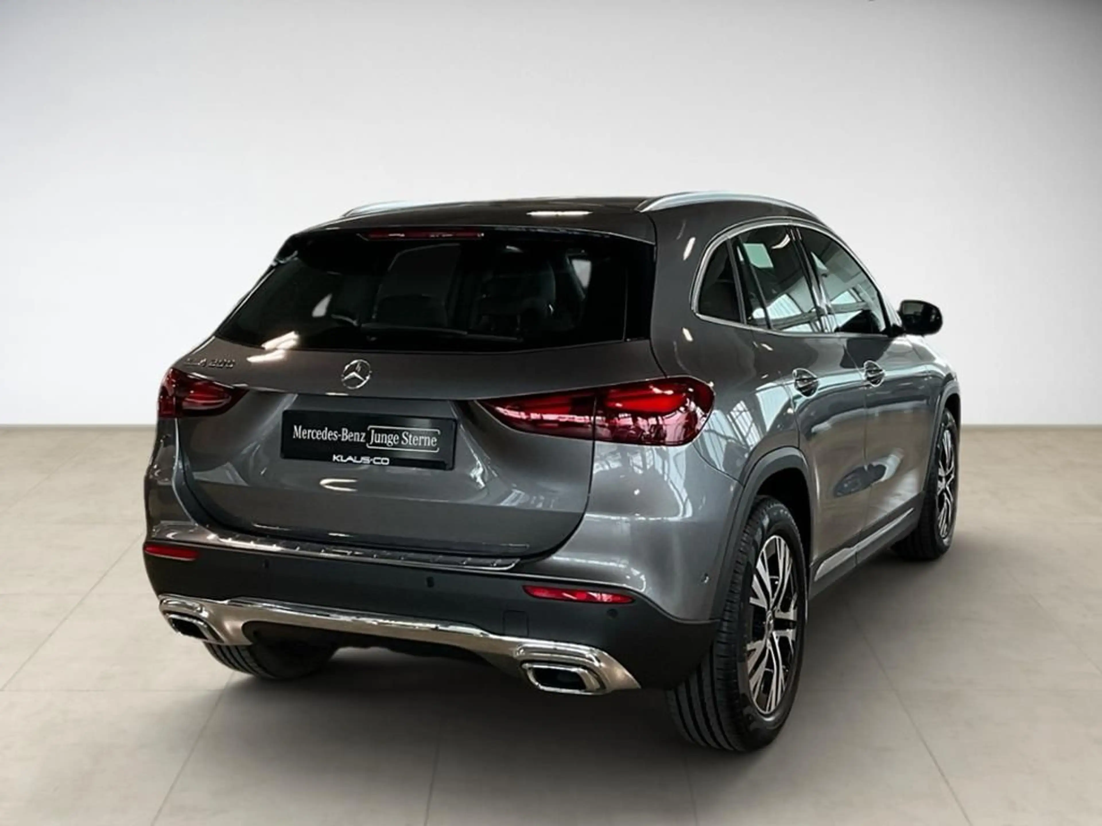 Mercedes-Benz GLA 200 Progressive AHK AUT Kam. KlimaA LED LM — photo 4