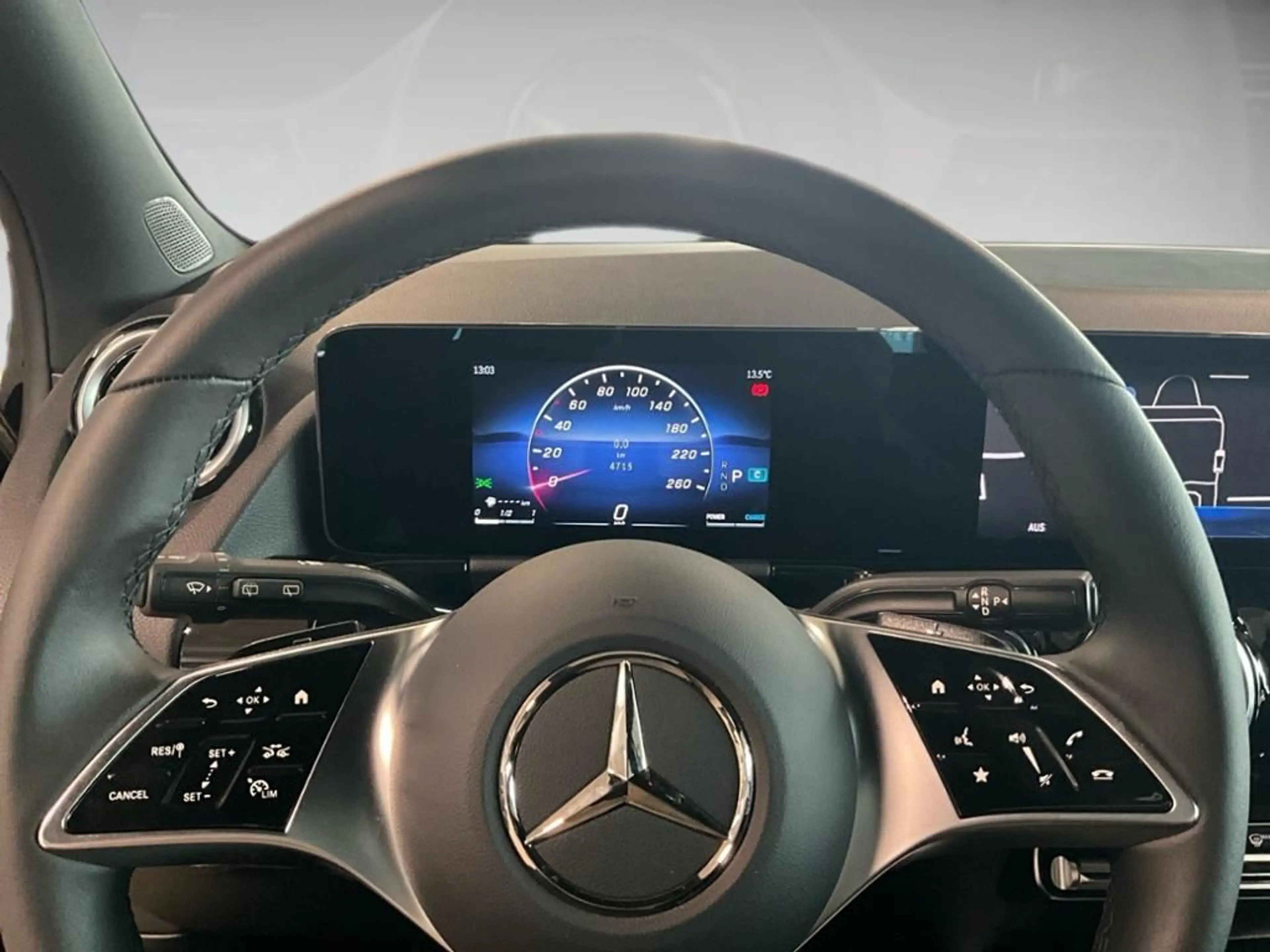 Mercedes-Benz GLA 200 Progressive AHK AUT Kam. KlimaA LED LM — photo 12