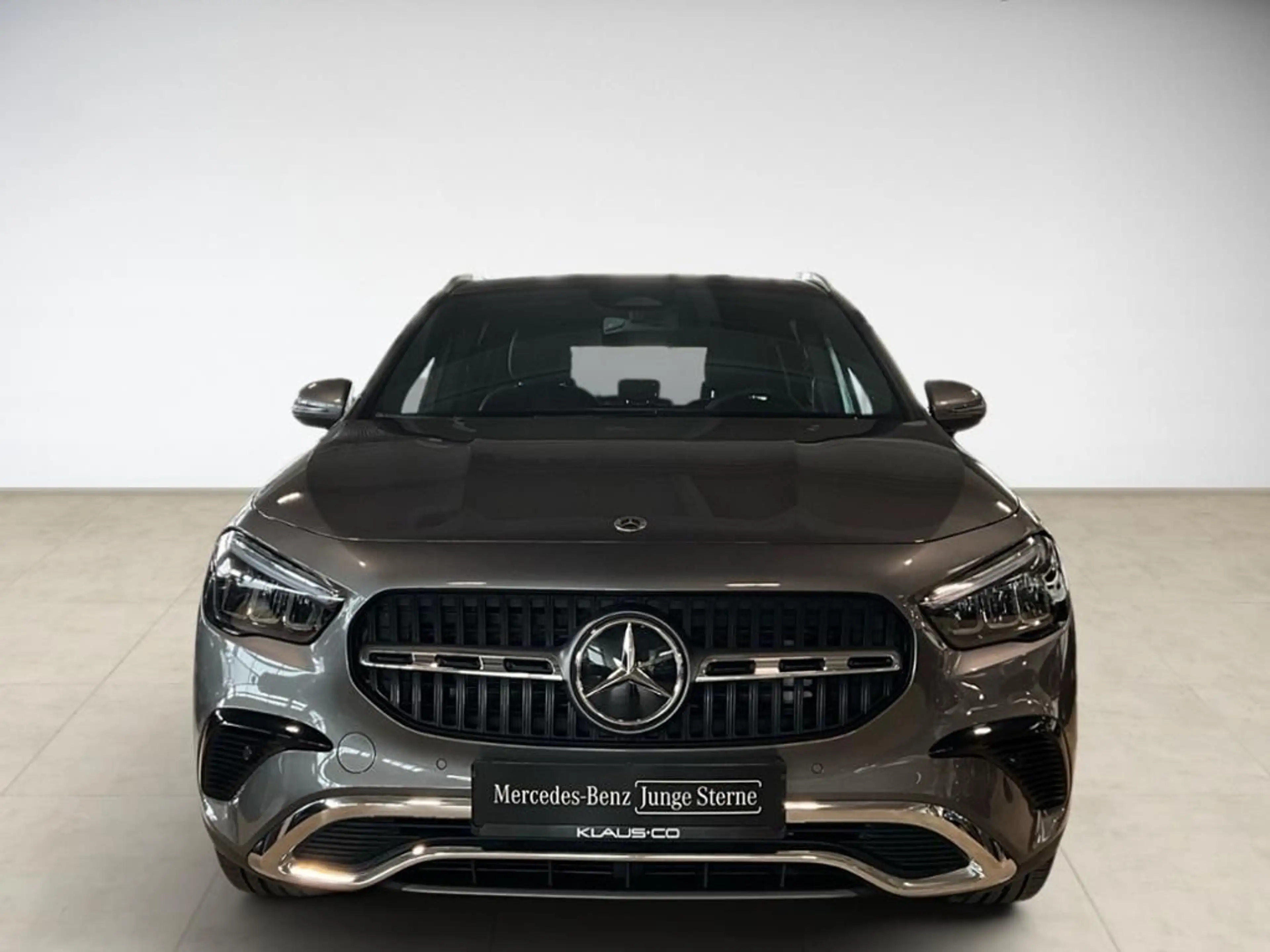 Mercedes-Benz GLA 200 Progressive AHK AUT Kam. KlimaA LED LM — photo 2