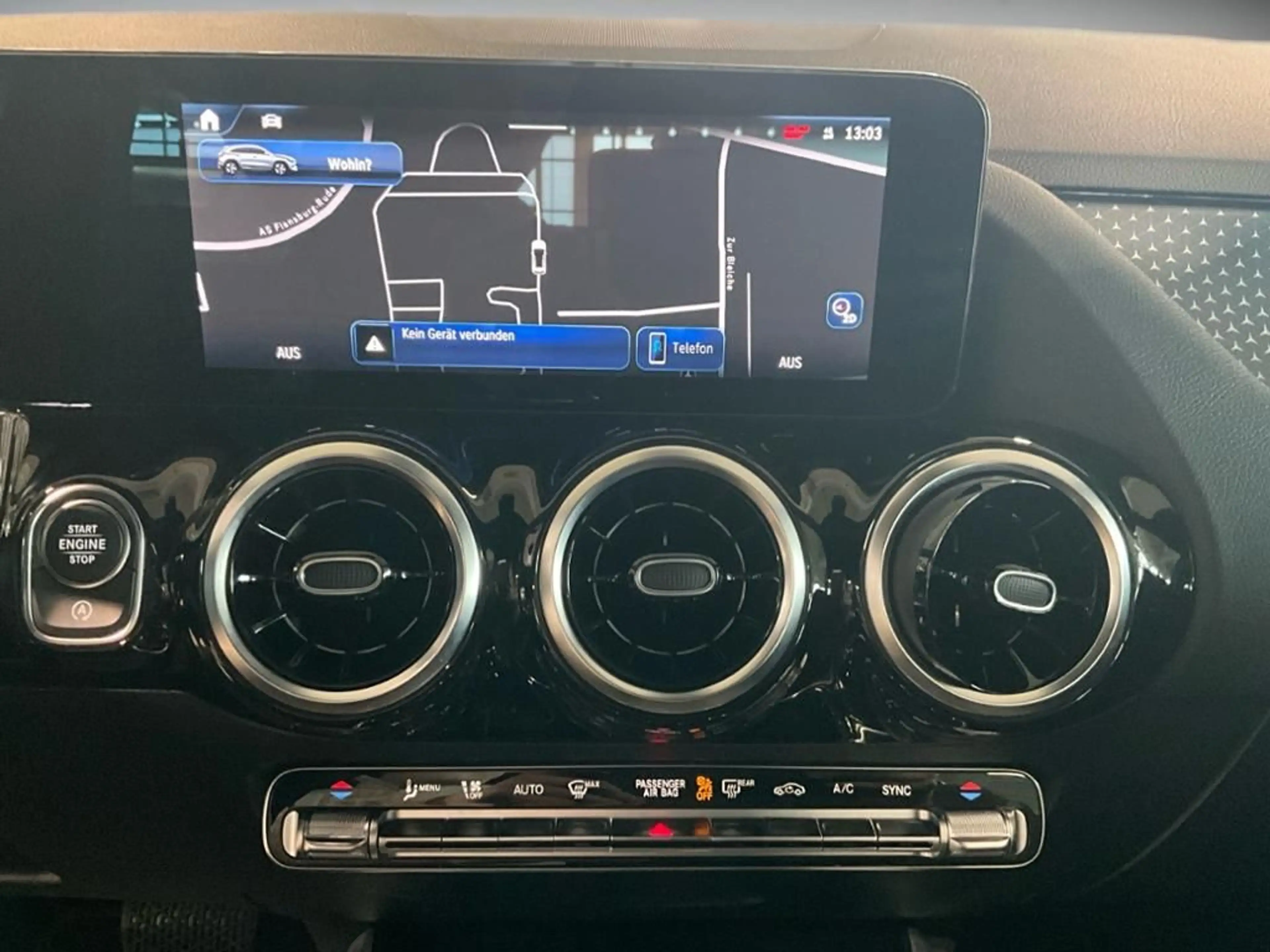 Mercedes-Benz GLA 200 Progressive AHK AUT Kam. KlimaA LED LM — photo 13