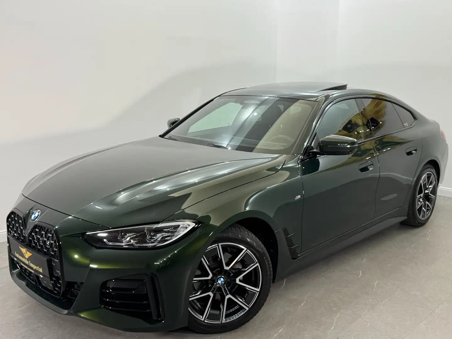 BMW 420 i Gran Coupe Aut. // M-PAKET // PANO // HEAD-UP // Grün - 2
