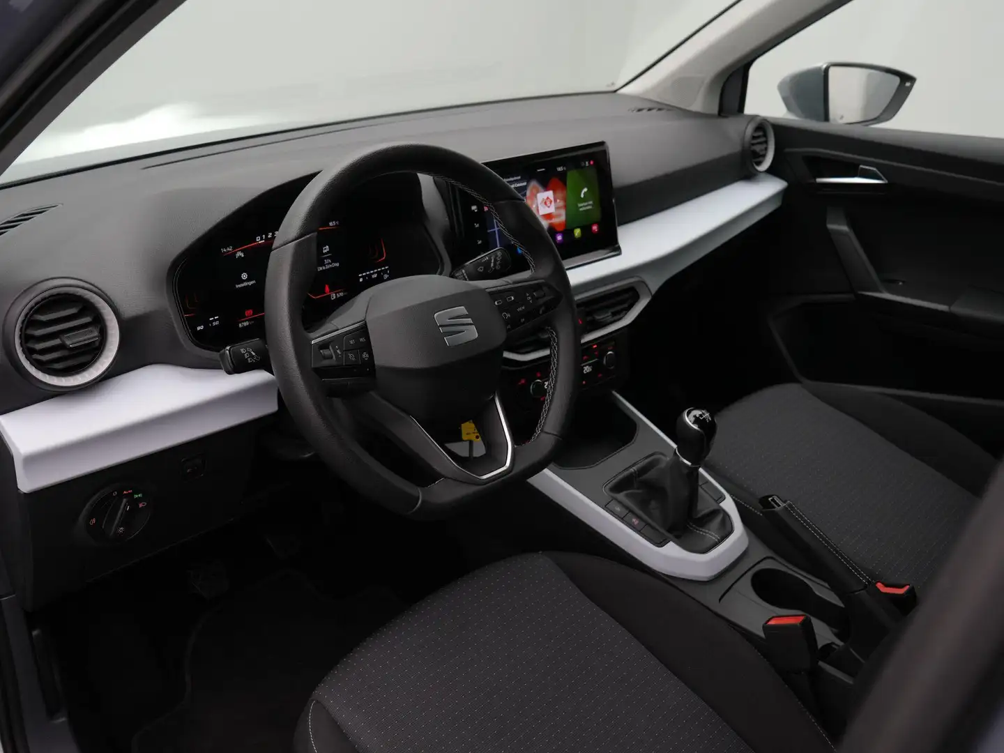 SEAT Arona 1.0 TSI 95 pk Style | Navigatie 9,2 inch | Parkeer Argent - 2