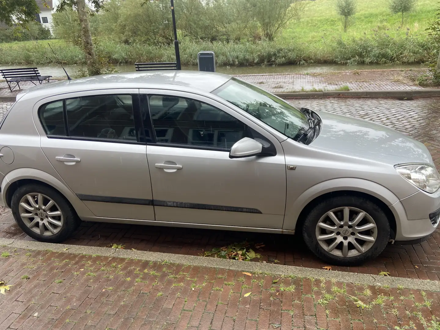 Opel Astra 1.6 Sport Grijs - 2