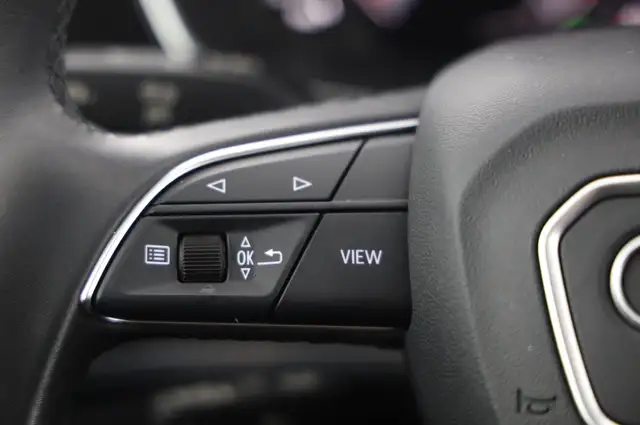 Audi Q3 view 13