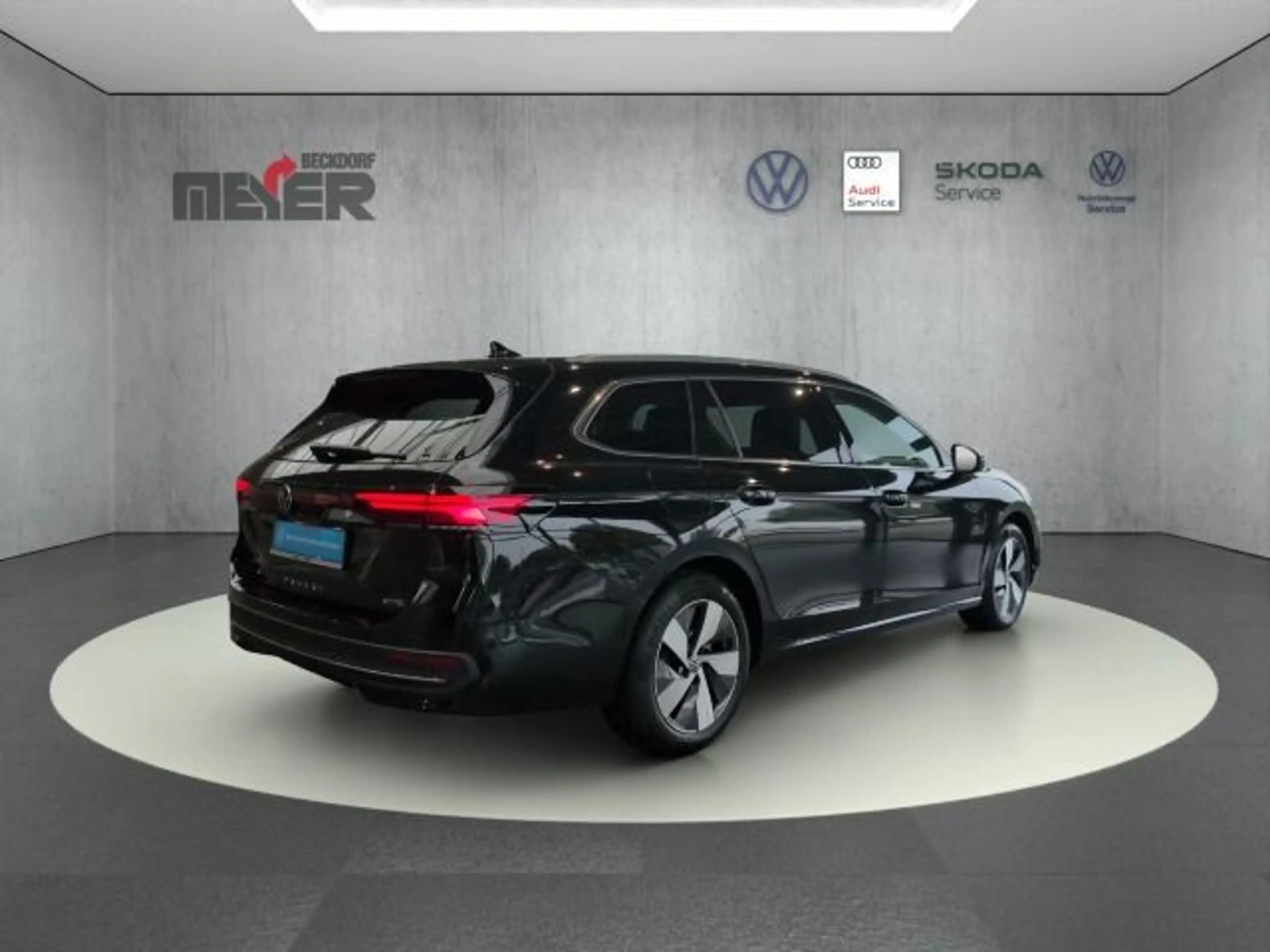 Volkswagen Passat Variant Passat Business 1.5 eTSI DSG — photo 6