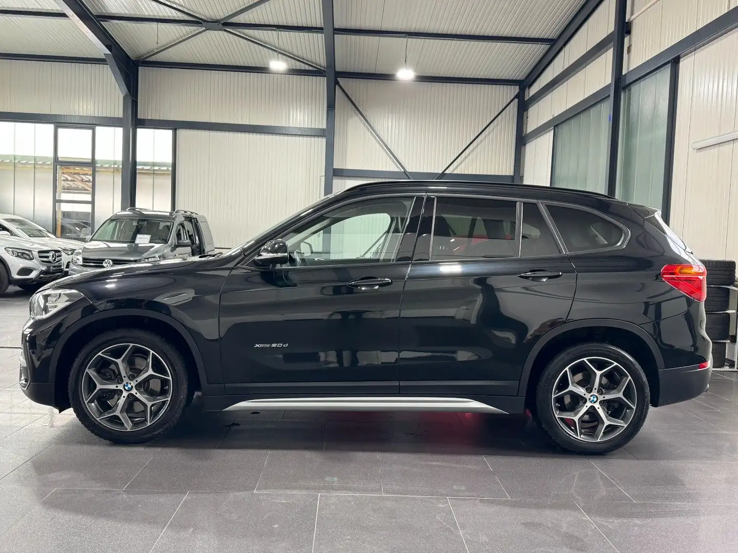 BMW X1 xDrive 20 d xLine | NAVI | SHZ | ALU |KEYLESS Noir - 2