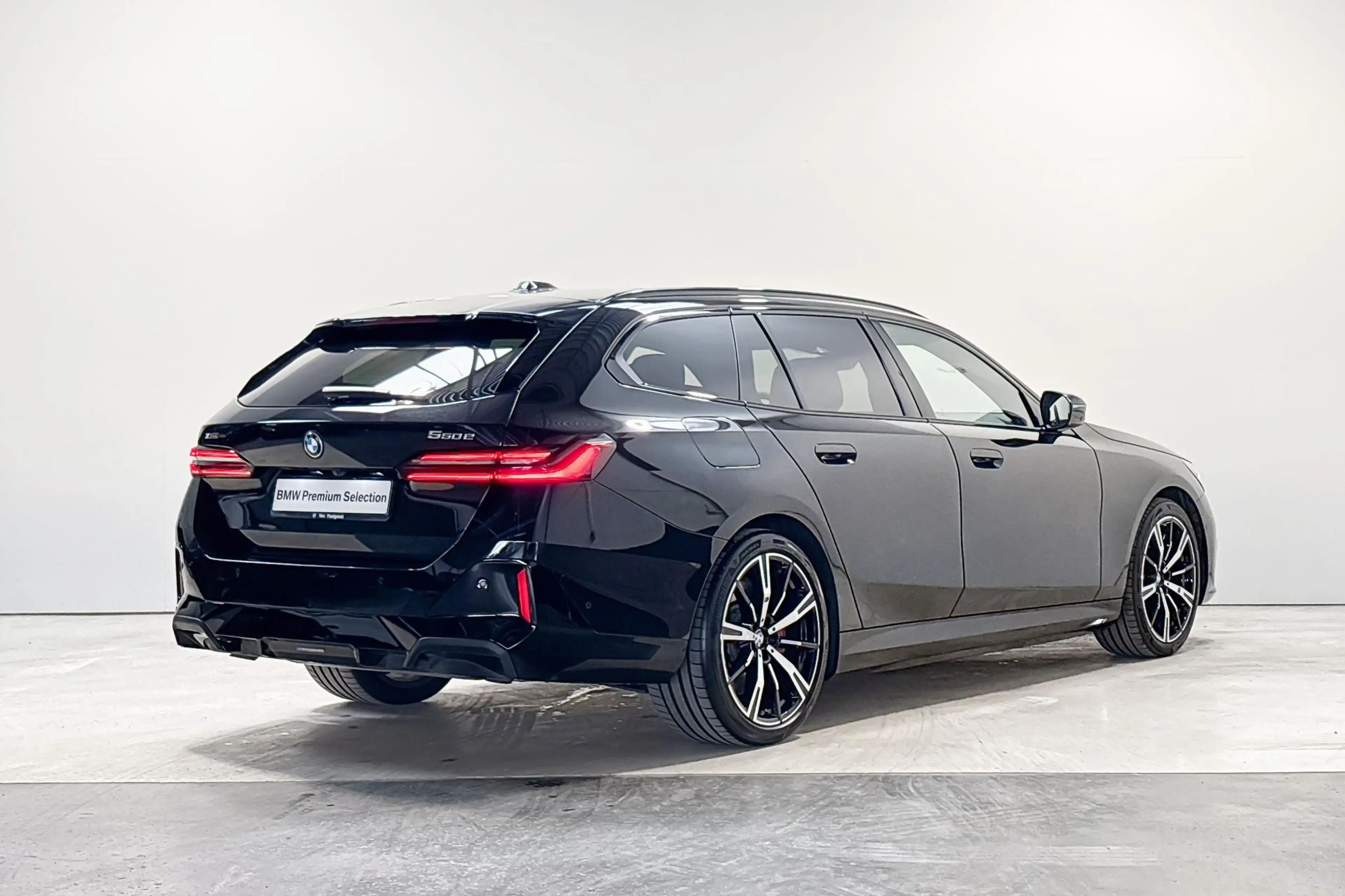 BMW 550 5 Serie Touring 550e xDrive — photo 6