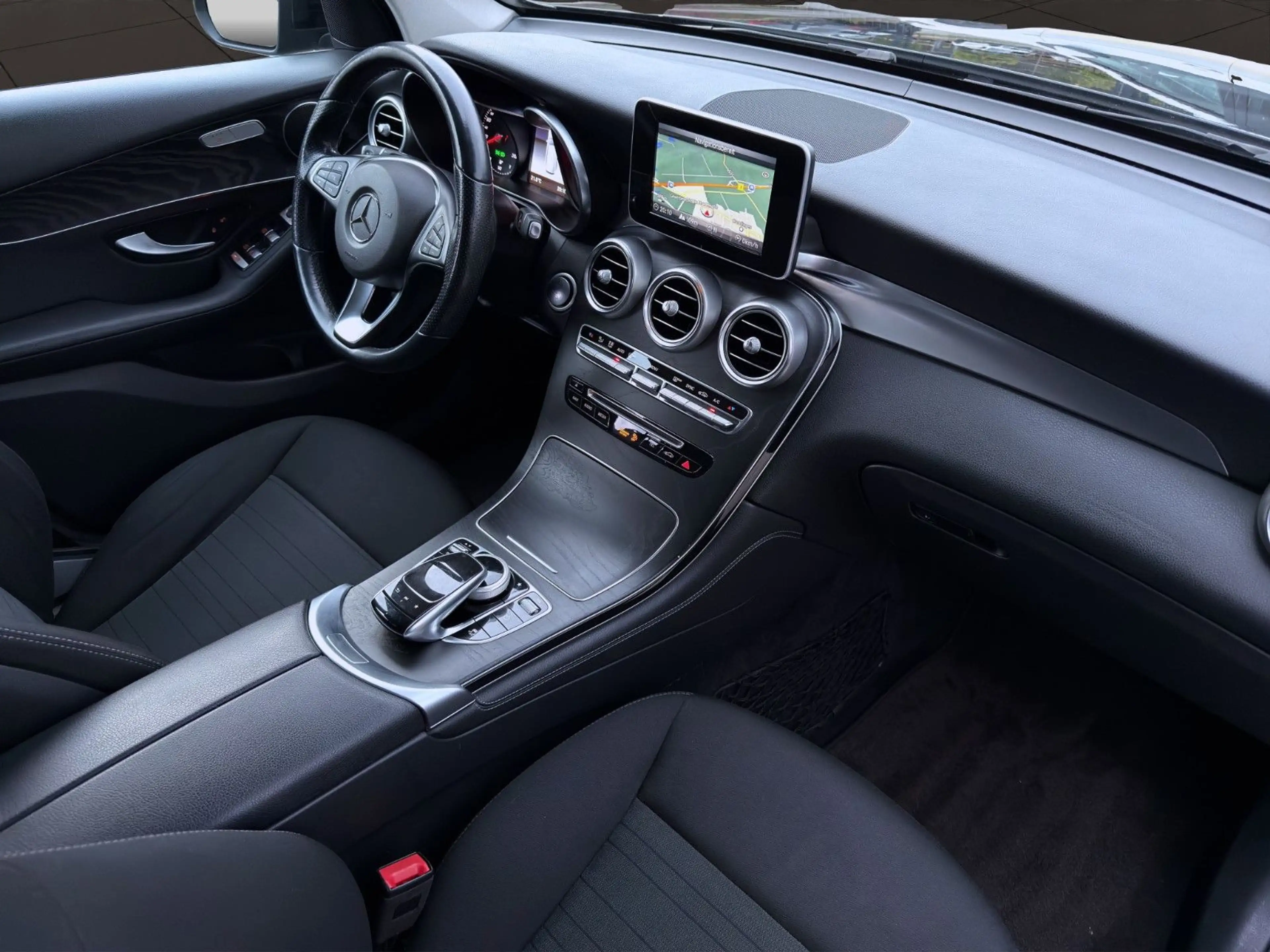 Mercedes-Benz GLC 220 d 9G 4Matic NAVI DISTR SPUR TOTW NIGHT — photo 13