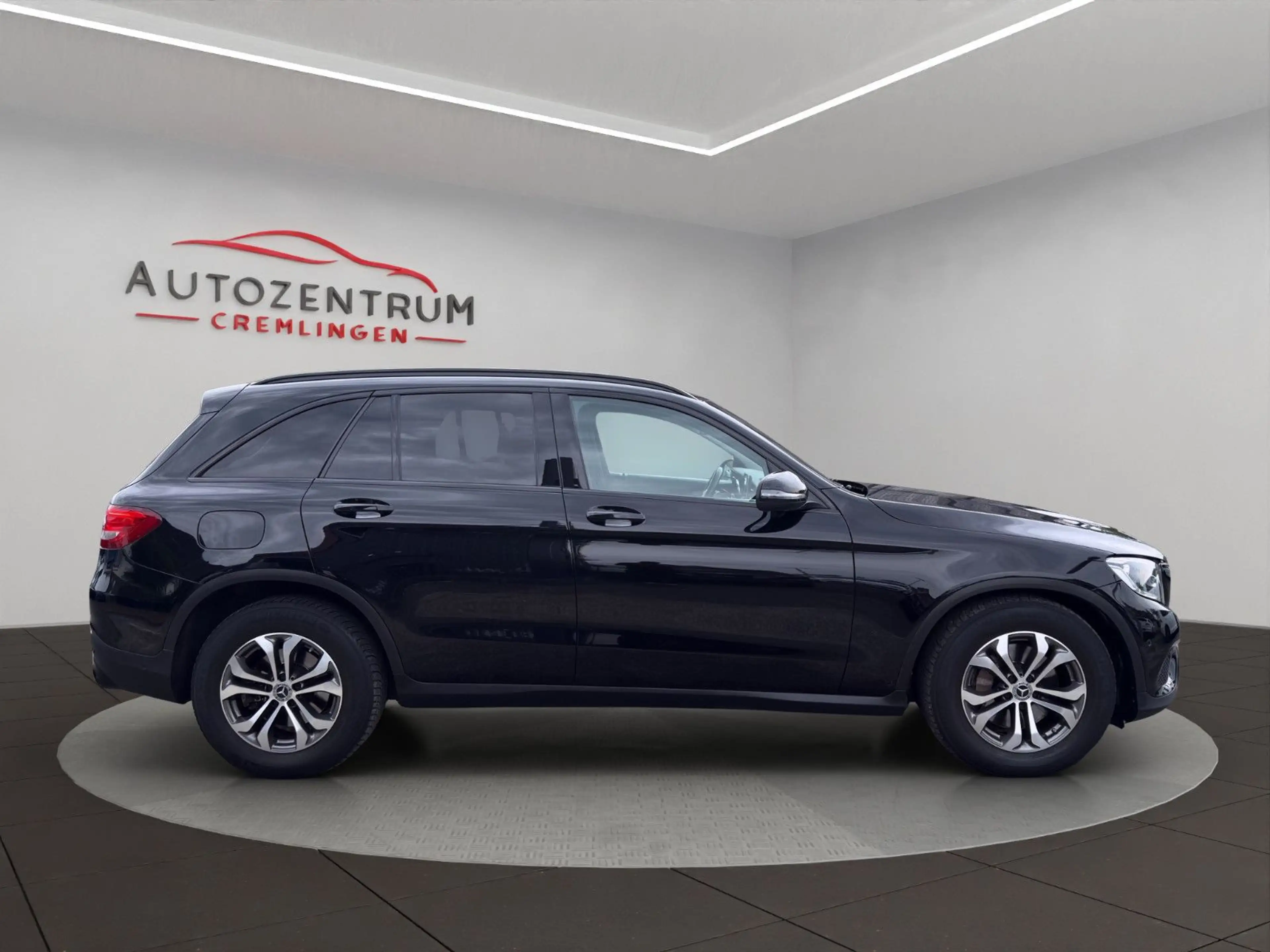 Mercedes-Benz GLC 220 d 9G 4Matic NAVI DISTR SPUR TOTW NIGHT — photo 4