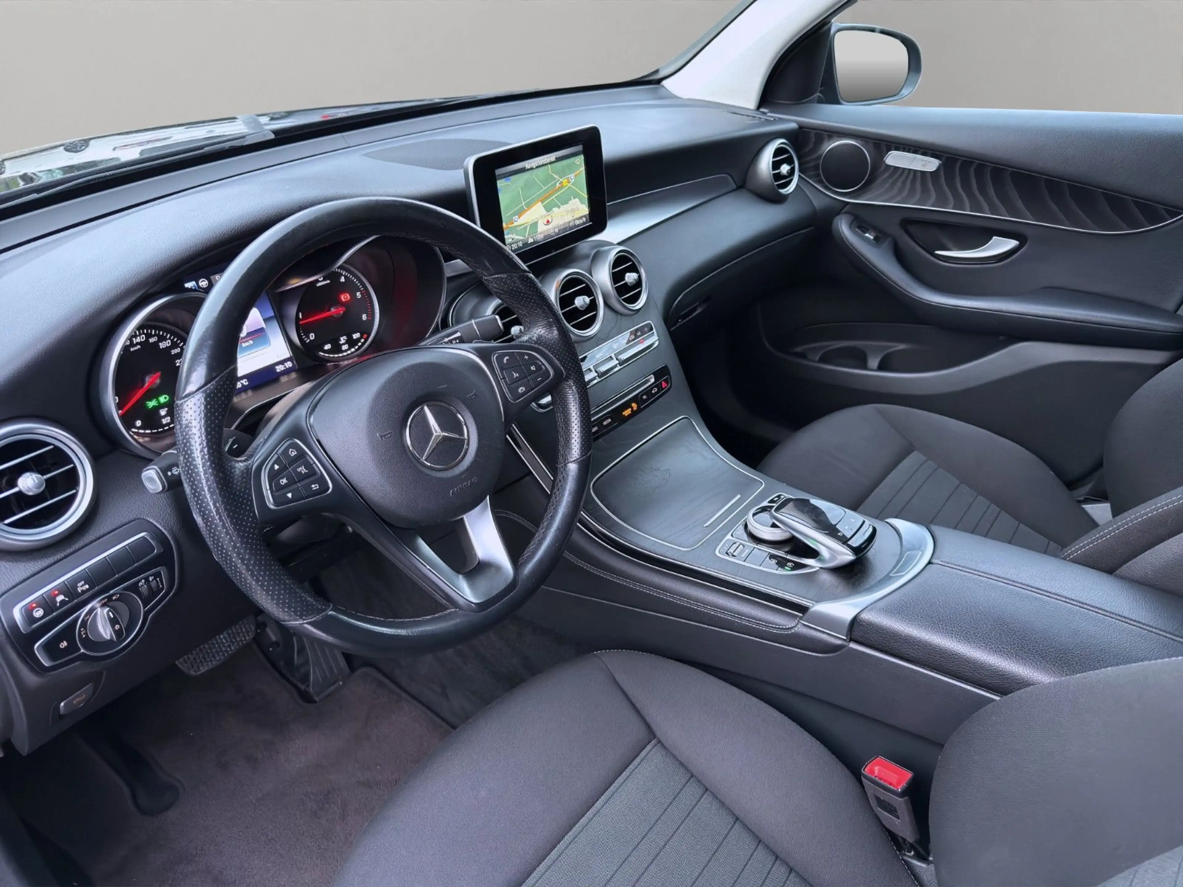 Mercedes-Benz GLC 220 d 9G 4Matic NAVI DISTR SPUR TOTW NIGHT — photo 10