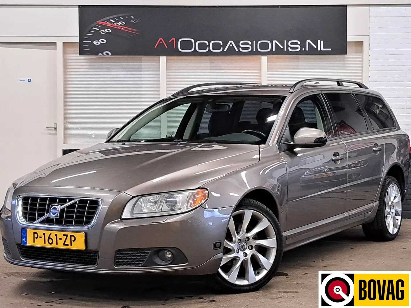 Volvo V70 2.5T + STOELVERWARMING !! Gris - 1