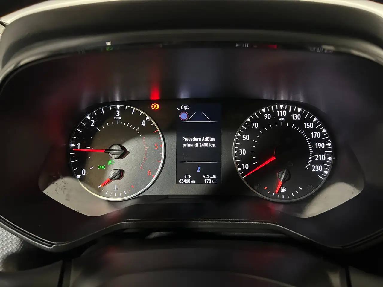 Renault Clio Business 1.5 100cv + Lane assist 11