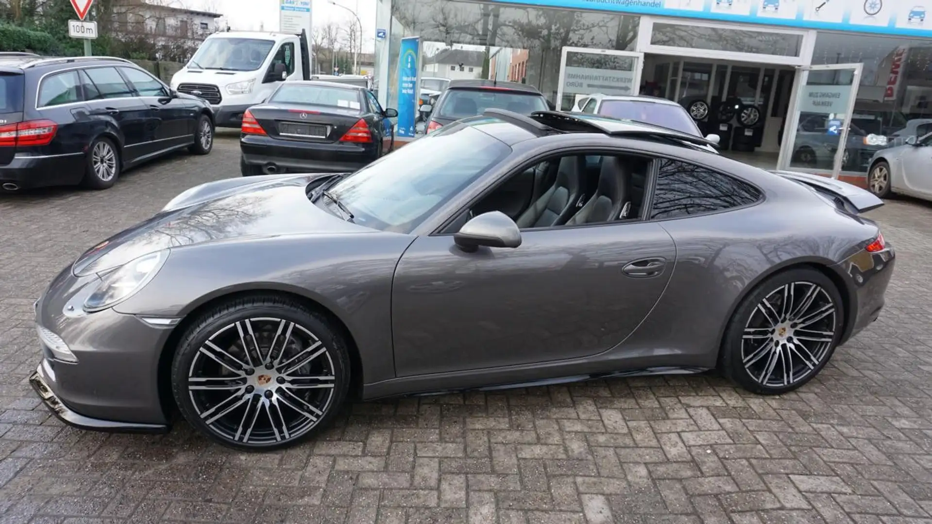 Porsche 991 Carrera 4 Coupé Approved Porsche Insp. Silber - 2
