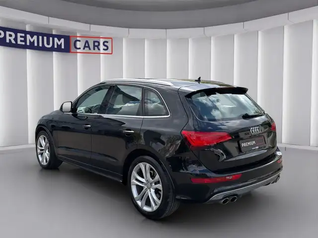 Audi SQ5 view 3