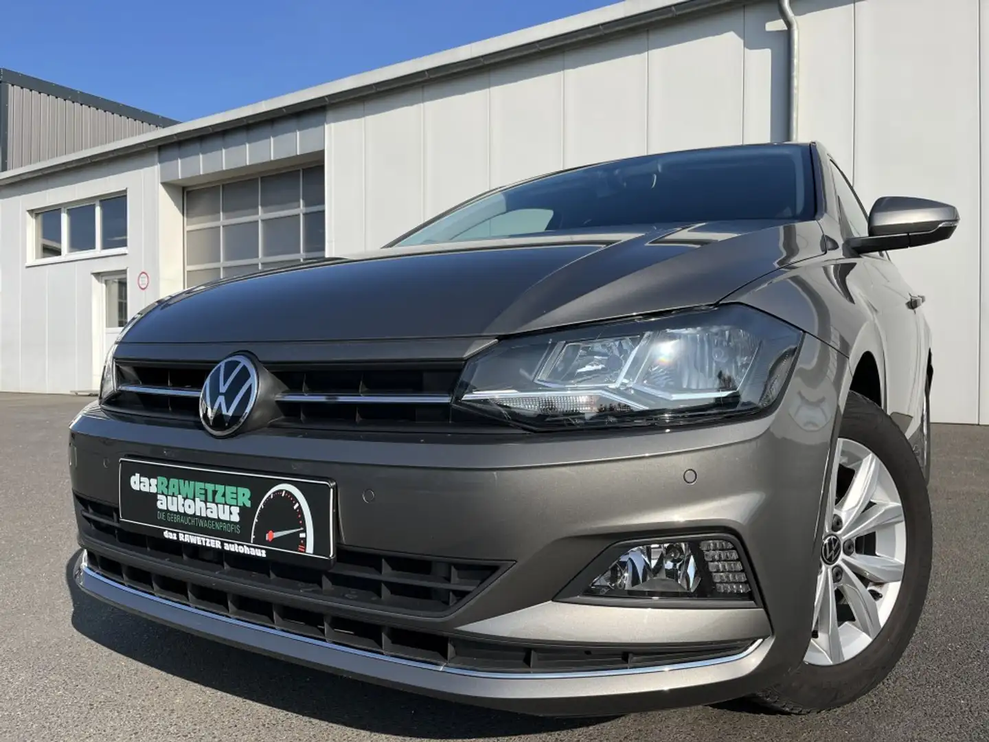 Volkswagen Polo 1.0 TSI Highline 89,40€ m. 20% Anzahlung DAB Nav Grau - 1