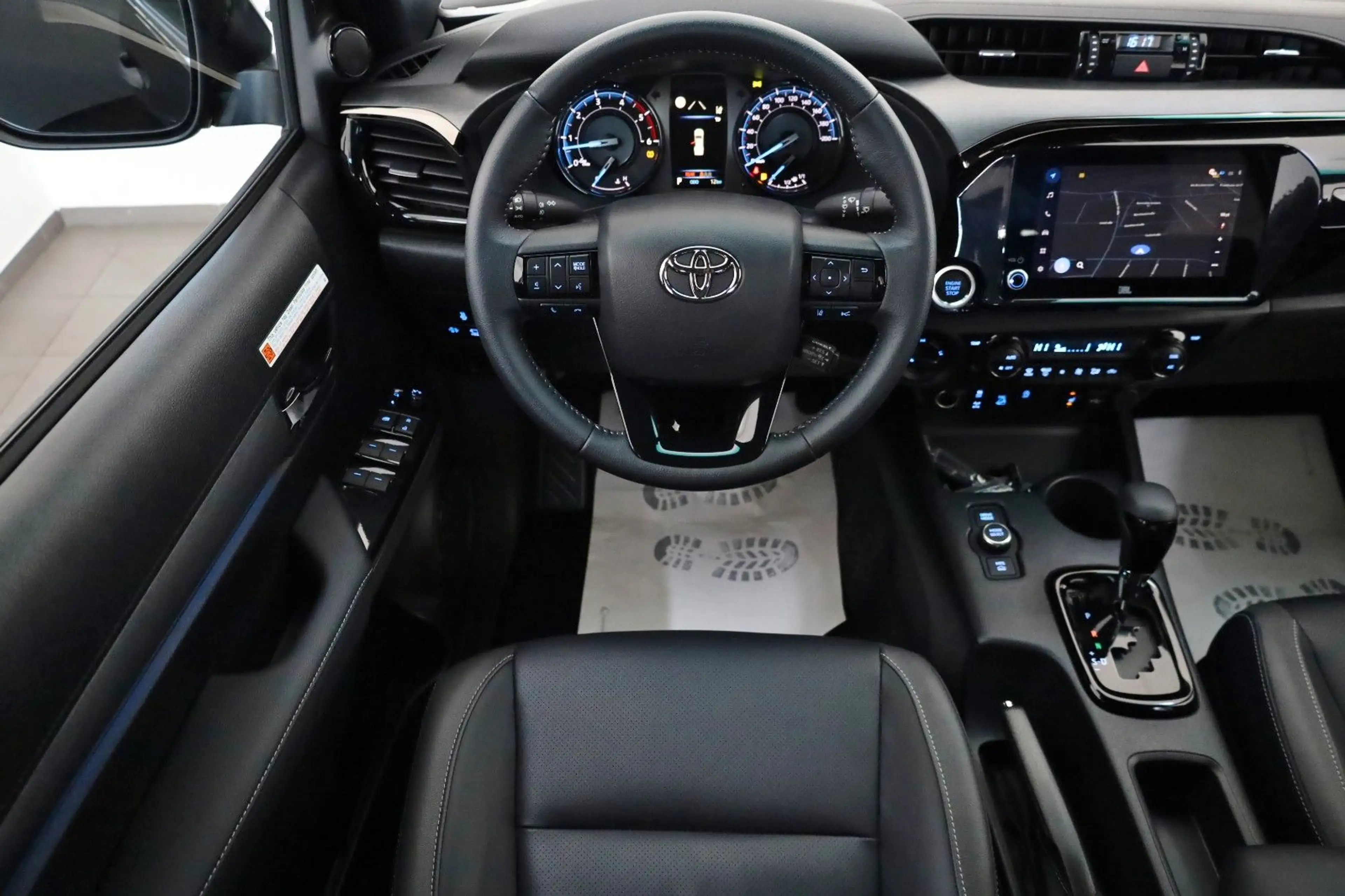 Toyota Hilux Double Cab Invincible 4x4,Navi,Kamera,AHK — photo 10