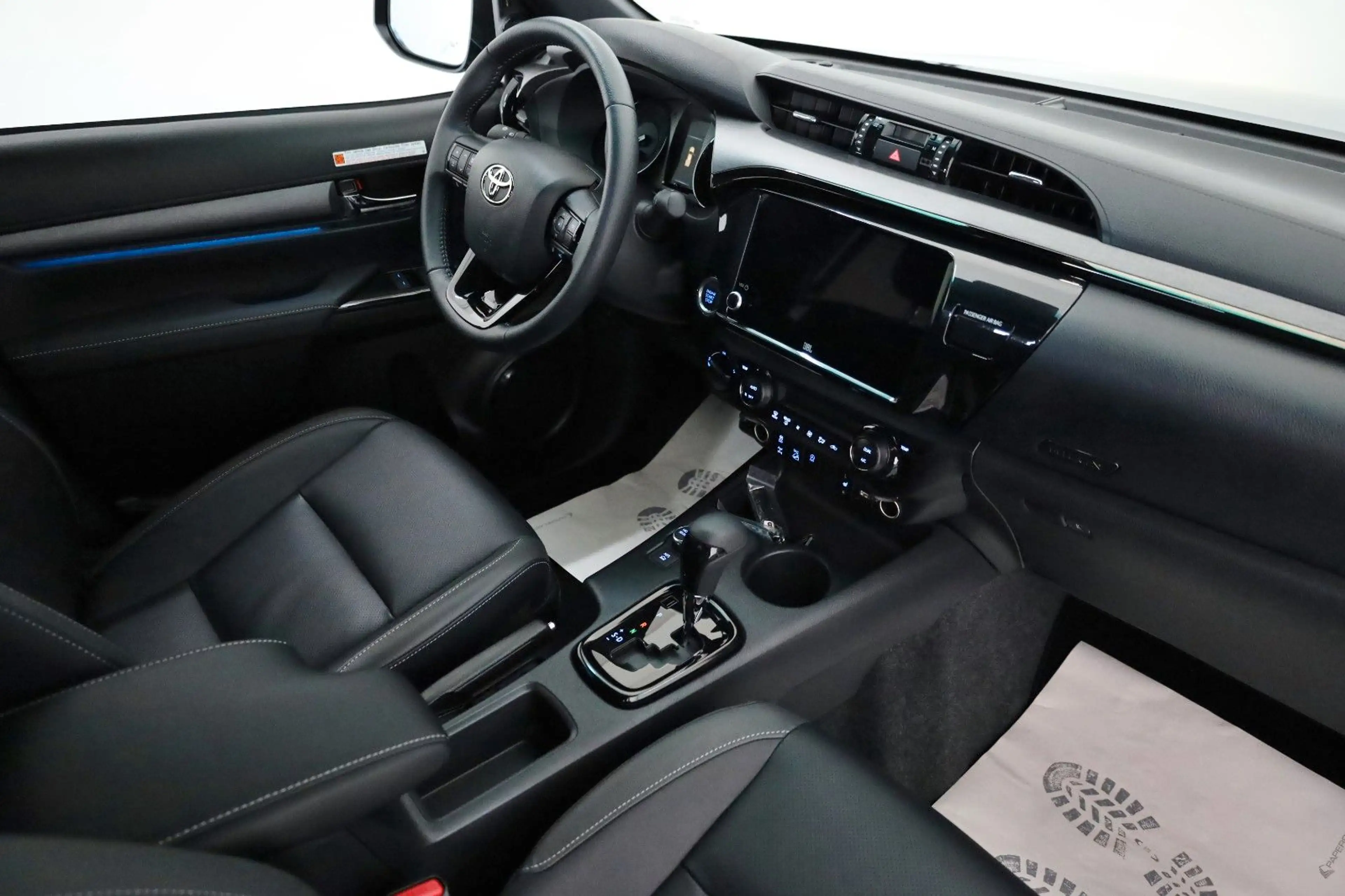 Toyota Hilux Double Cab Invincible 4x4,Navi,Kamera,AHK — photo 3