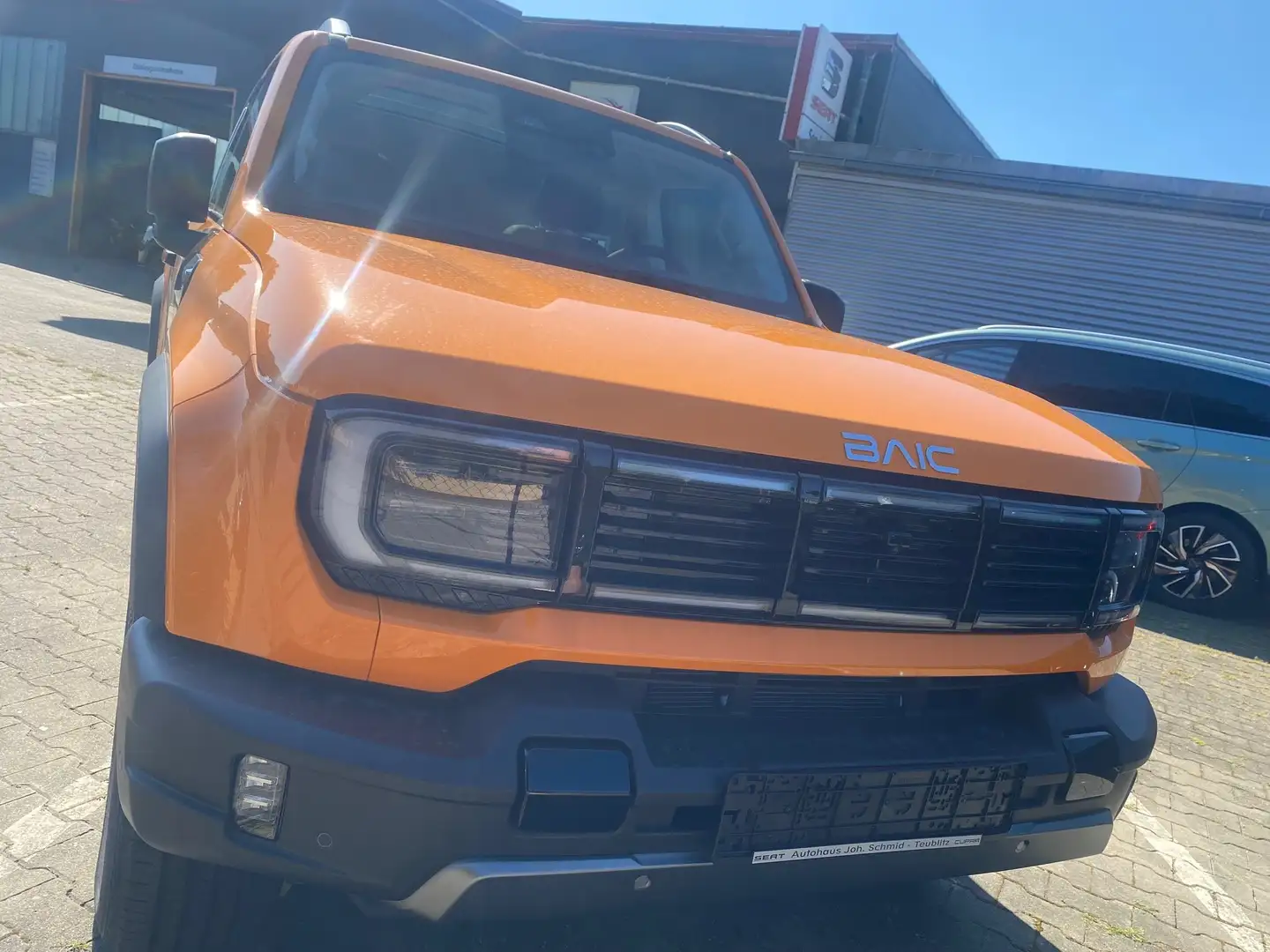 BAIC BJ40 4WD 2.0T Pro AHK Orange - 2