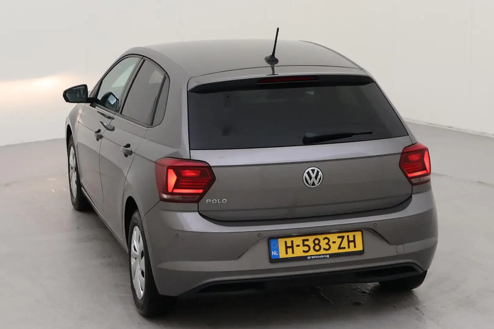 Volkswagen Polo 1.0 TSI Comfortline / AUTOMAAT/ PARK. SENSOREN/ NA Grijs - 2