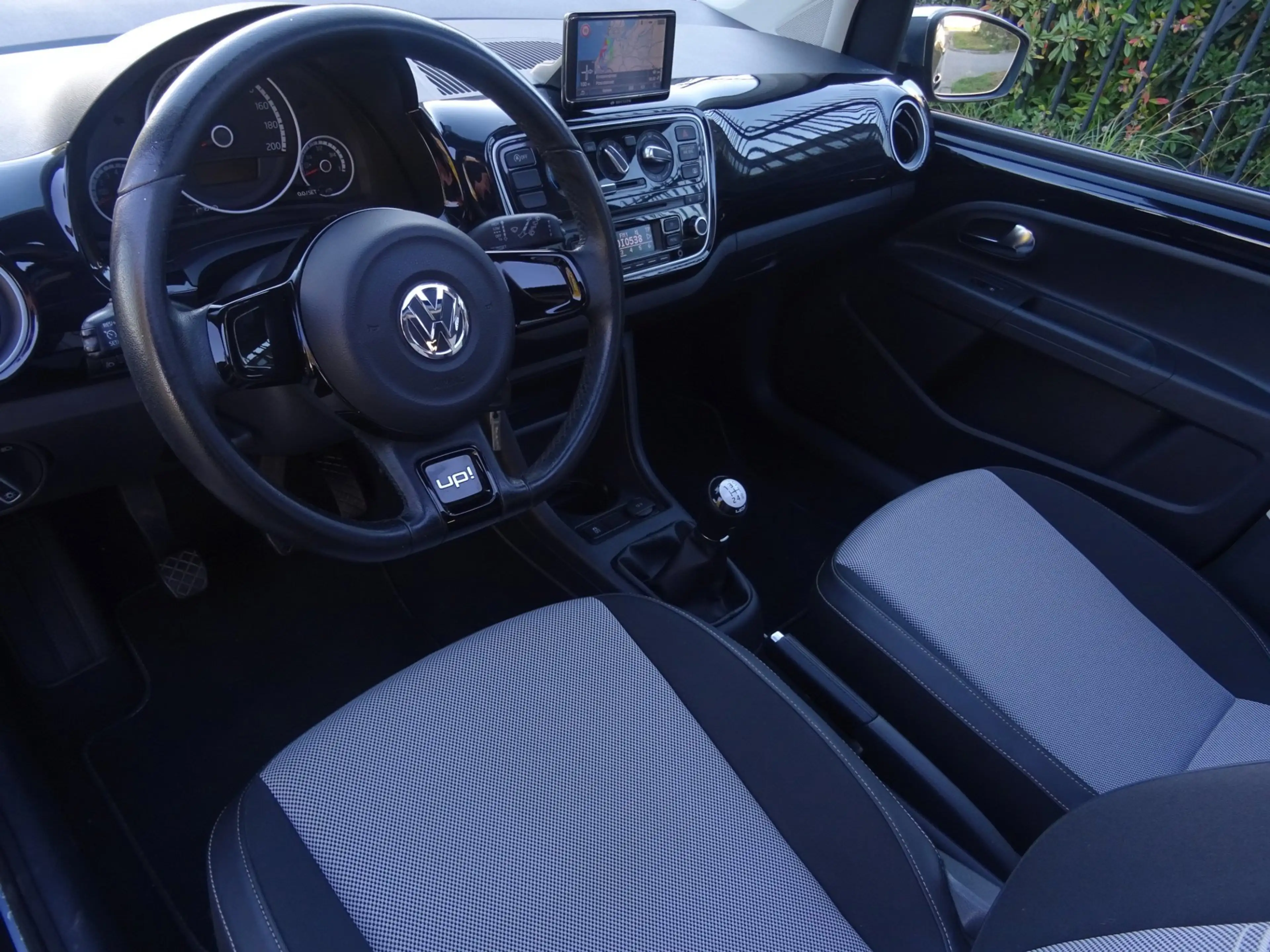 Volkswagen up! 1.0 high up! 5DRS NAP/PANORAMA/AC/CRUISE/PDC — photo 7