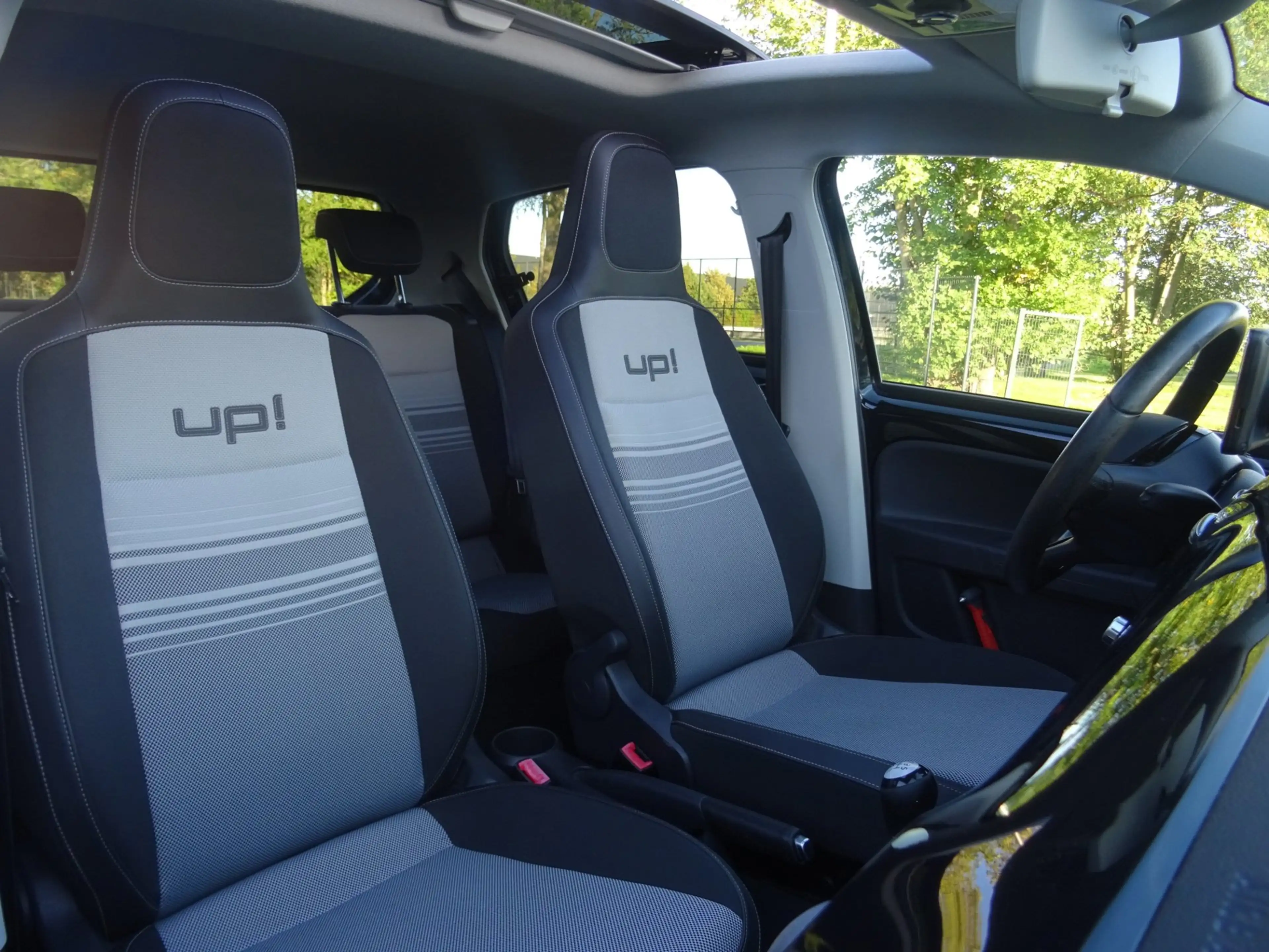 Volkswagen up! 1.0 high up! 5DRS NAP/PANORAMA/AC/CRUISE/PDC — photo 9