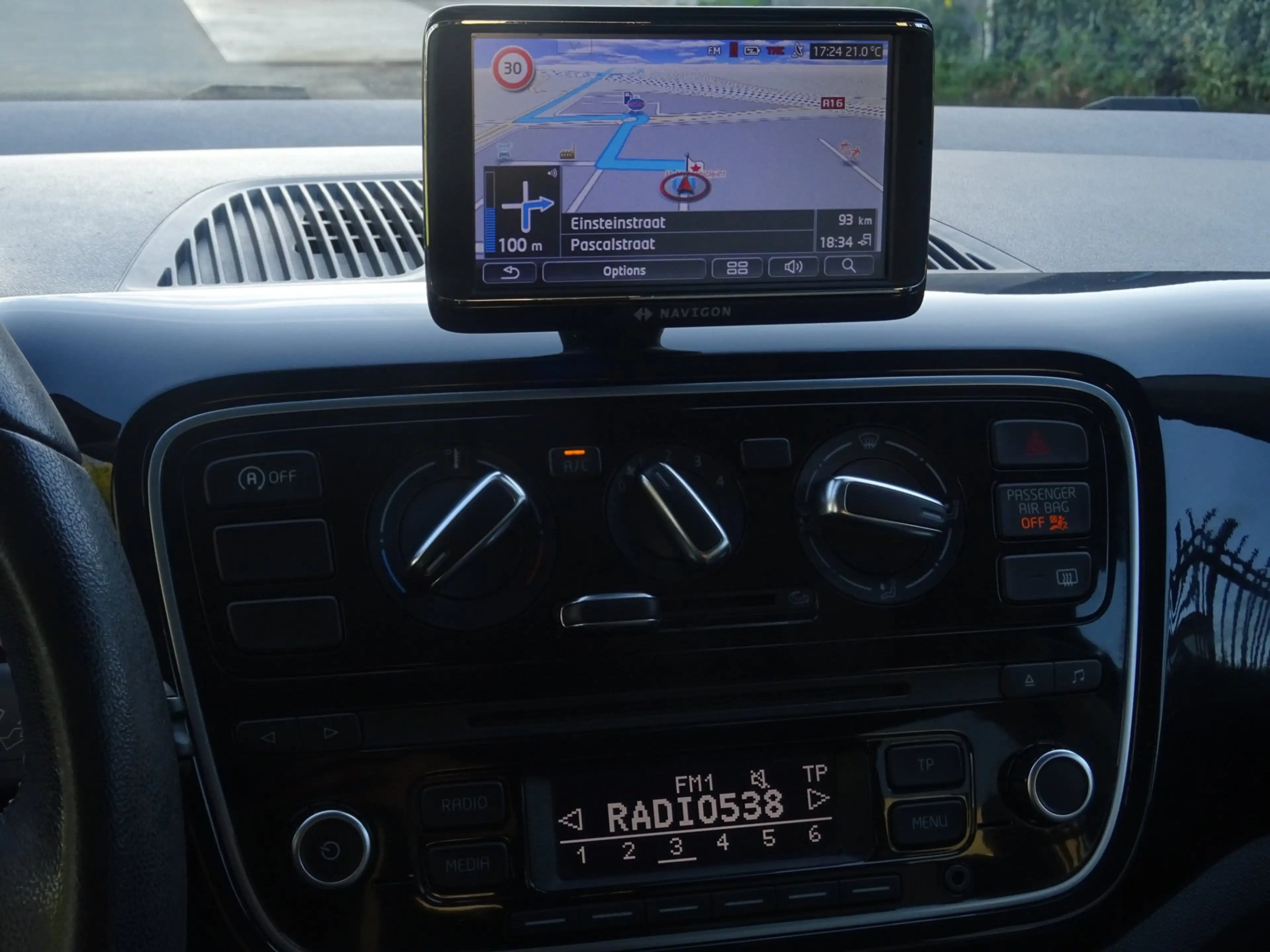 Volkswagen up! 1.0 high up! 5DRS NAP/PANORAMA/AC/CRUISE/PDC — photo 12