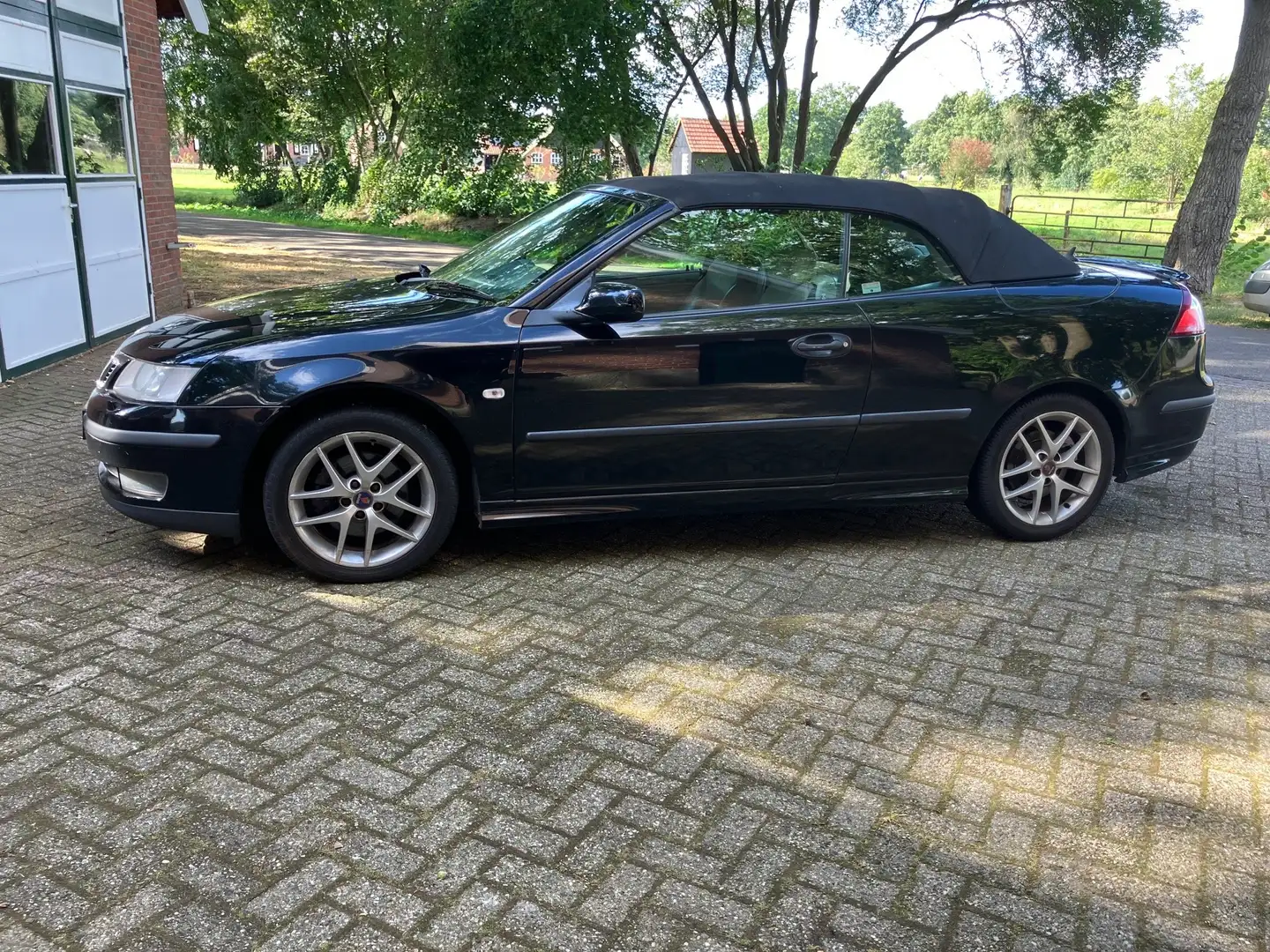 Saab 9-3 9-3 2.0 Aero Cabrio rechtsgestuurd Zwart - 1