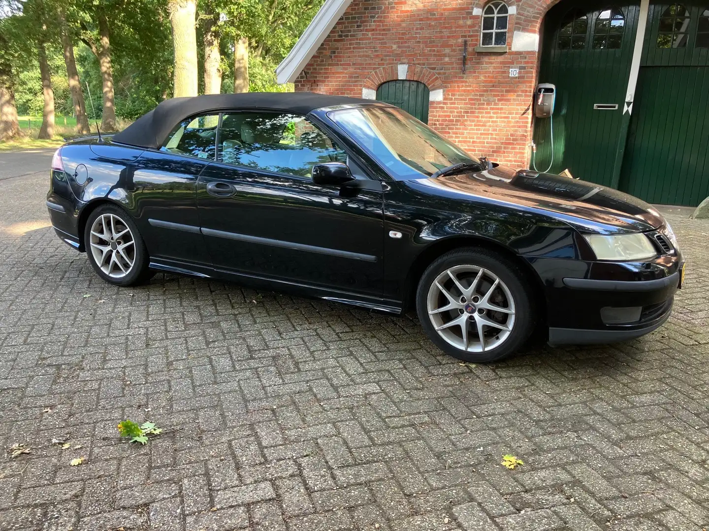 Saab 9-3 9-3 2.0 Aero Cabrio rechtsgestuurd Zwart - 2