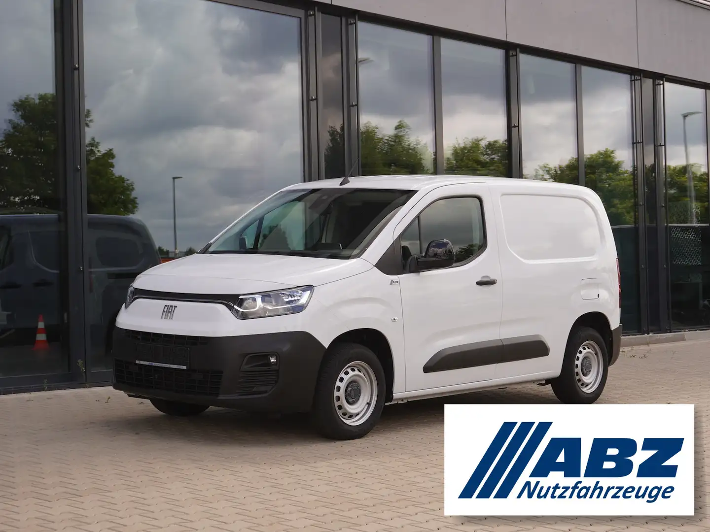 Fiat Doblo 1.5 / 3-Sitzer + Holzboden + 8-Zoll-Navi Blanc - 1