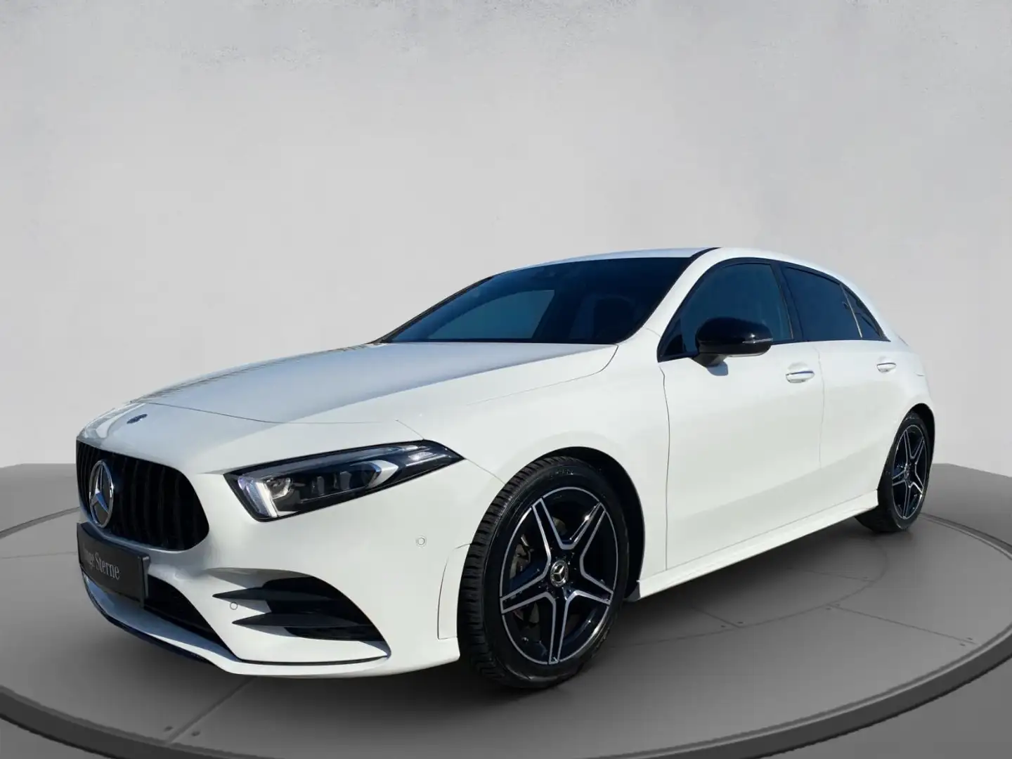 Mercedes-Benz A 200 d Kompaktlimousine AMG Line Shz Distr Ambi - 2