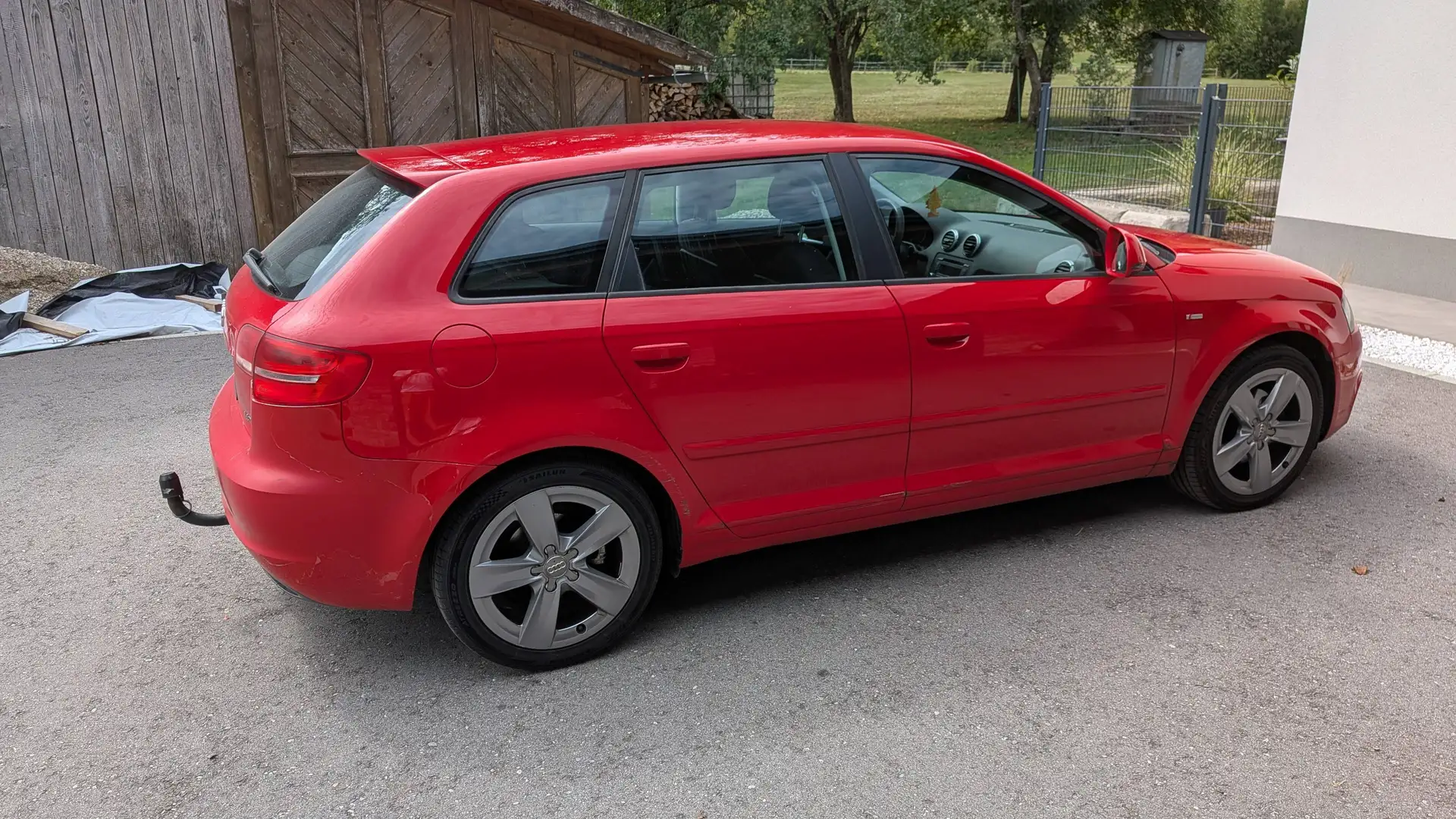 Audi A3 Attraction Rot - 2