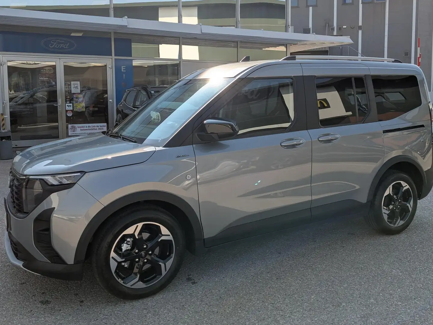 Ford Tourneo Courier Active Grau - 1