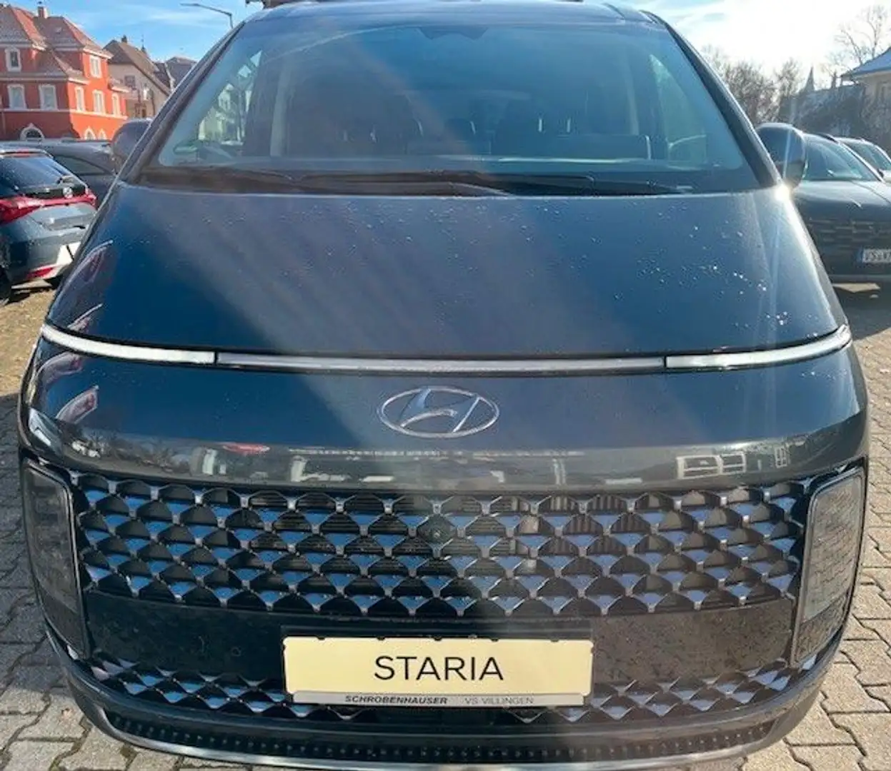 Hyundai STARIA 2.2 CRDi Signature 4WD Autom. 7-Sitzer Gris - 1