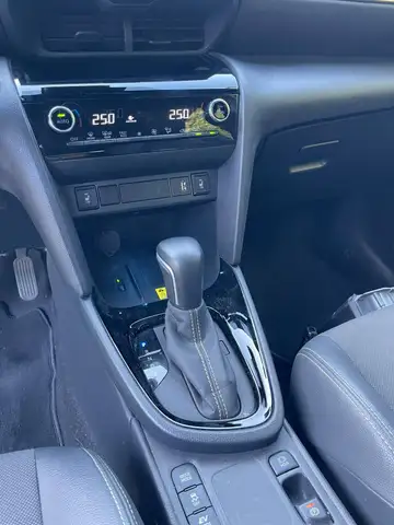 Toyota Yaris Cross view 16