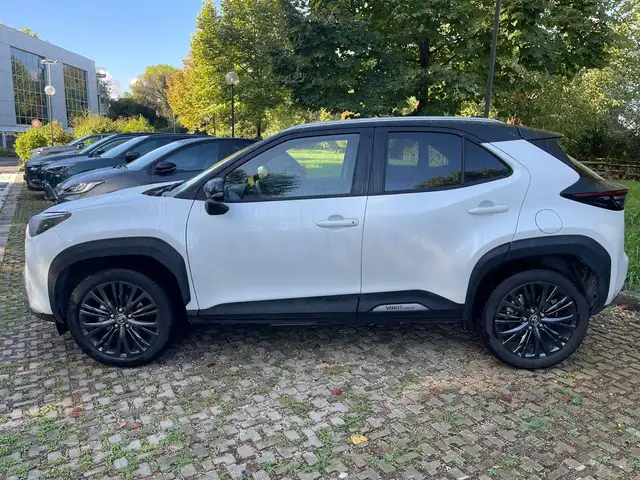 Toyota Yaris Cross view 2