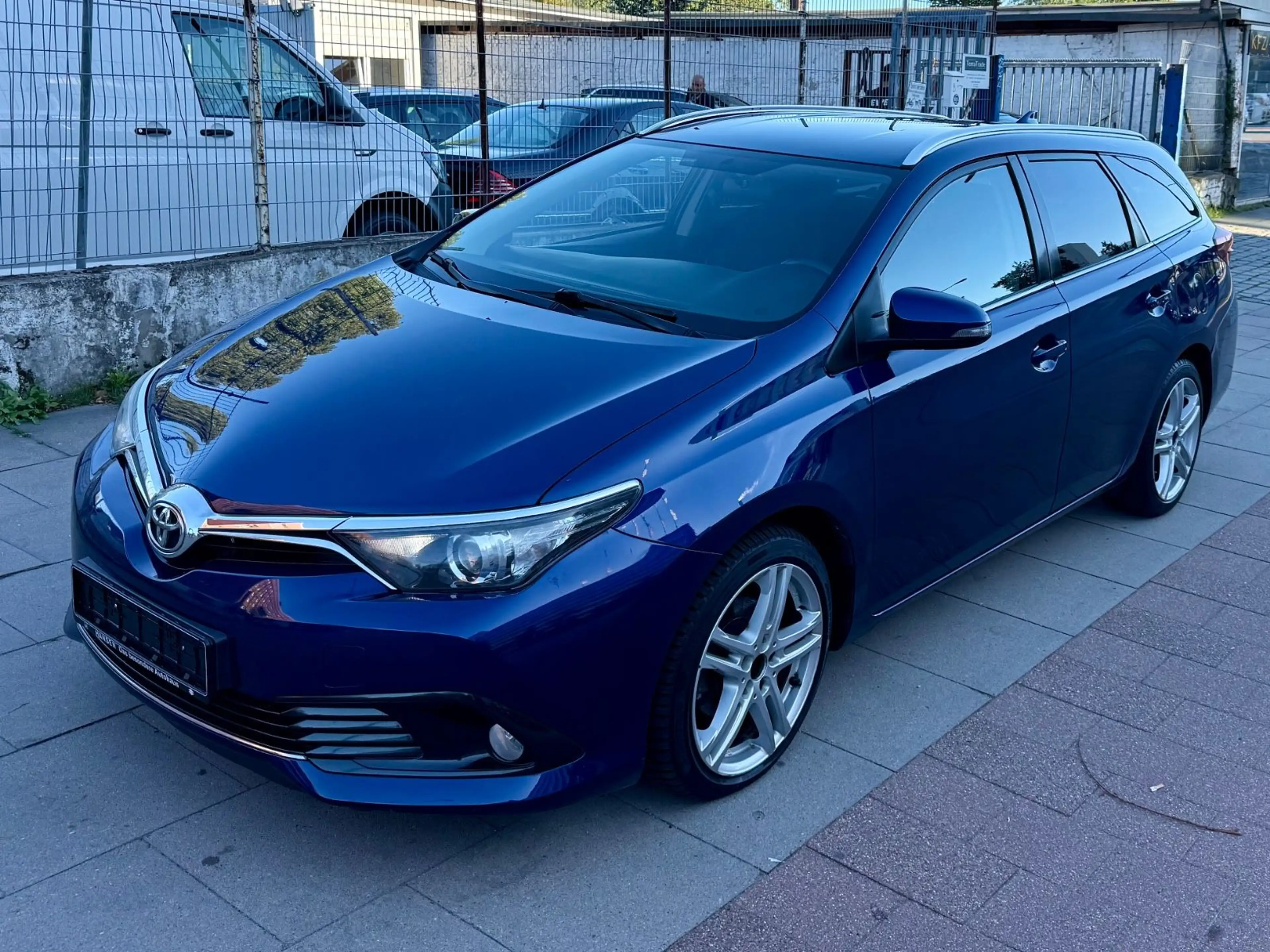Toyota Auris Touring Sports Comfort * TÜV NEU — photo 2