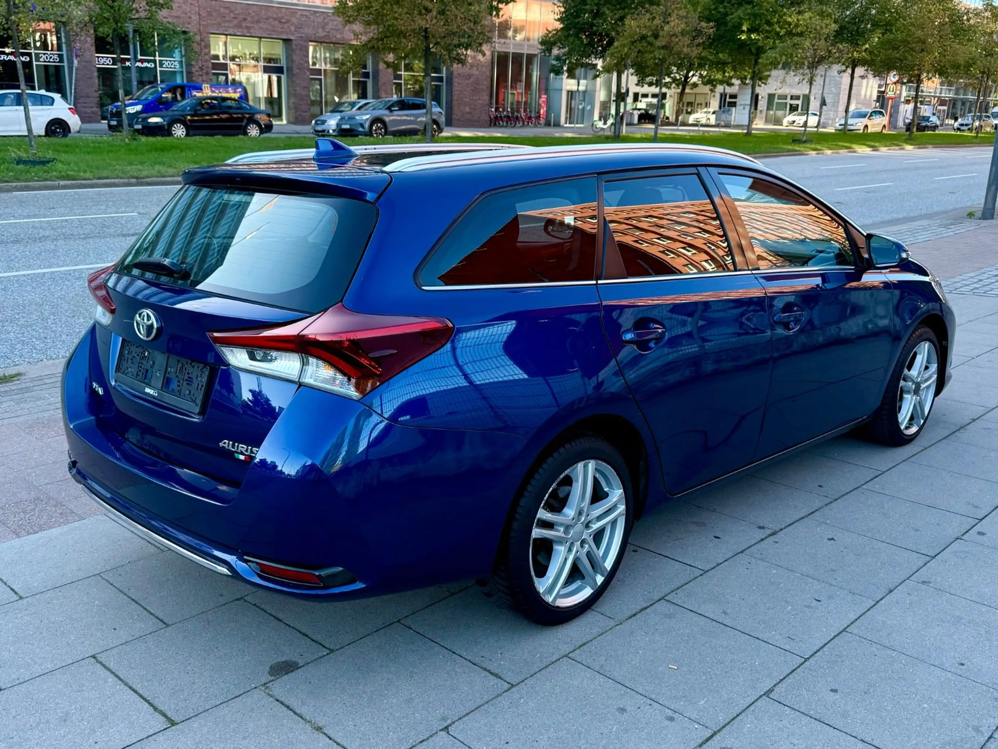 Toyota Auris Touring Sports Comfort * TÜV NEU — photo 10