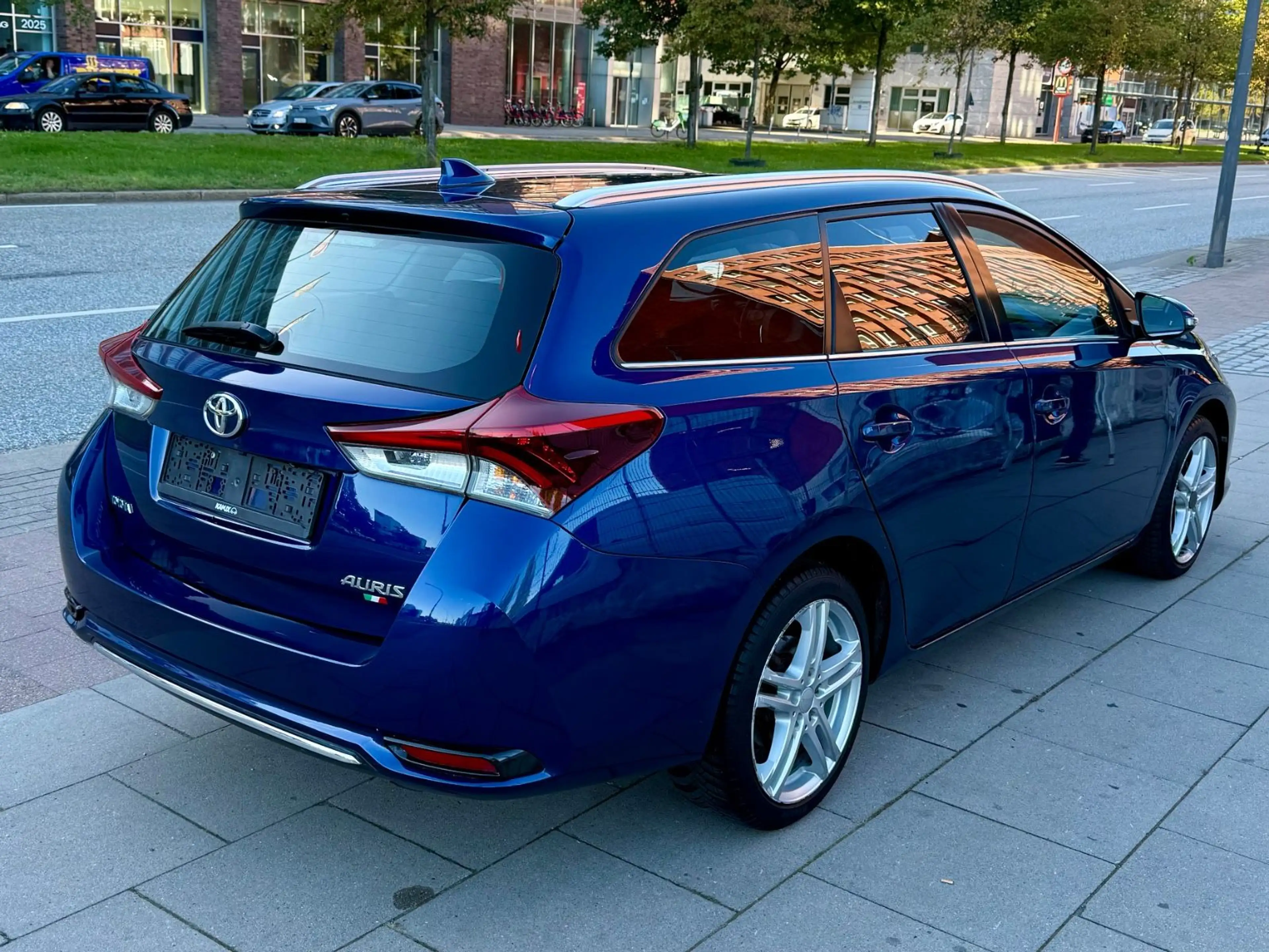 Toyota Auris Touring Sports Comfort * TÜV NEU — photo 9