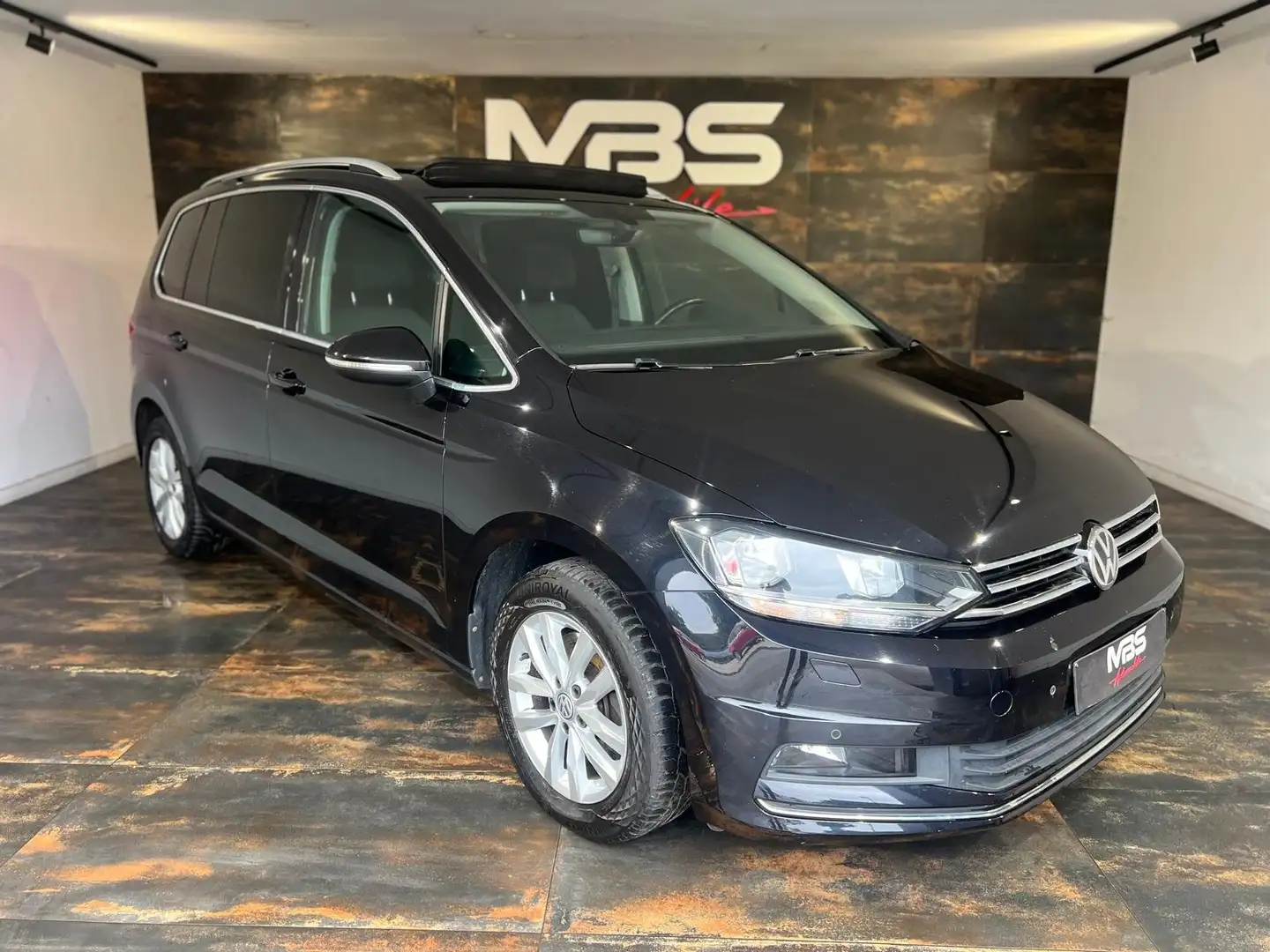 Volkswagen Touran 1.2 TSI Trendline * TOIT OUVRANT * CARPLAY * CLIM Noir - 2