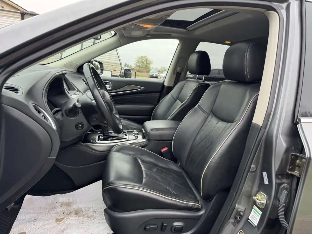 Infiniti QX60 fotografie Infiniti QX60
