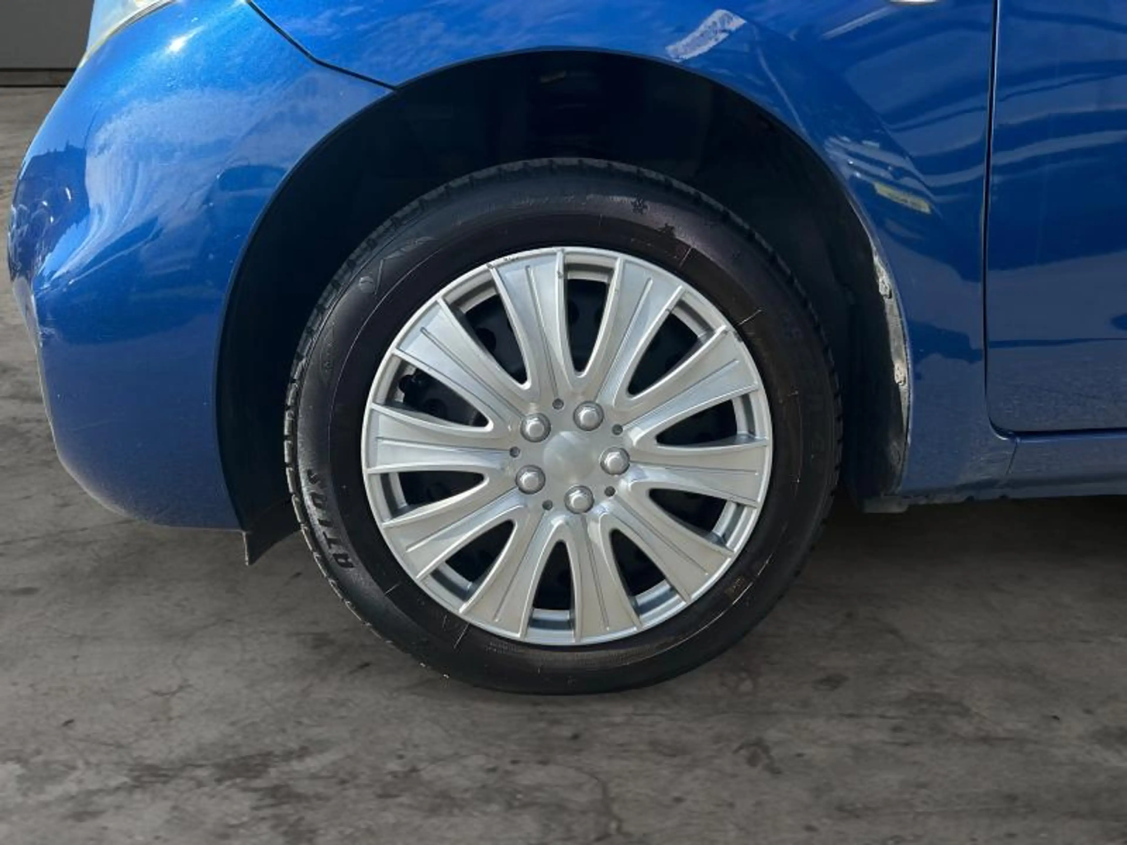 Nissan Micra 1.2 80cv Automatique bleu 06/15 Airco Cruise Radio — photo 8
