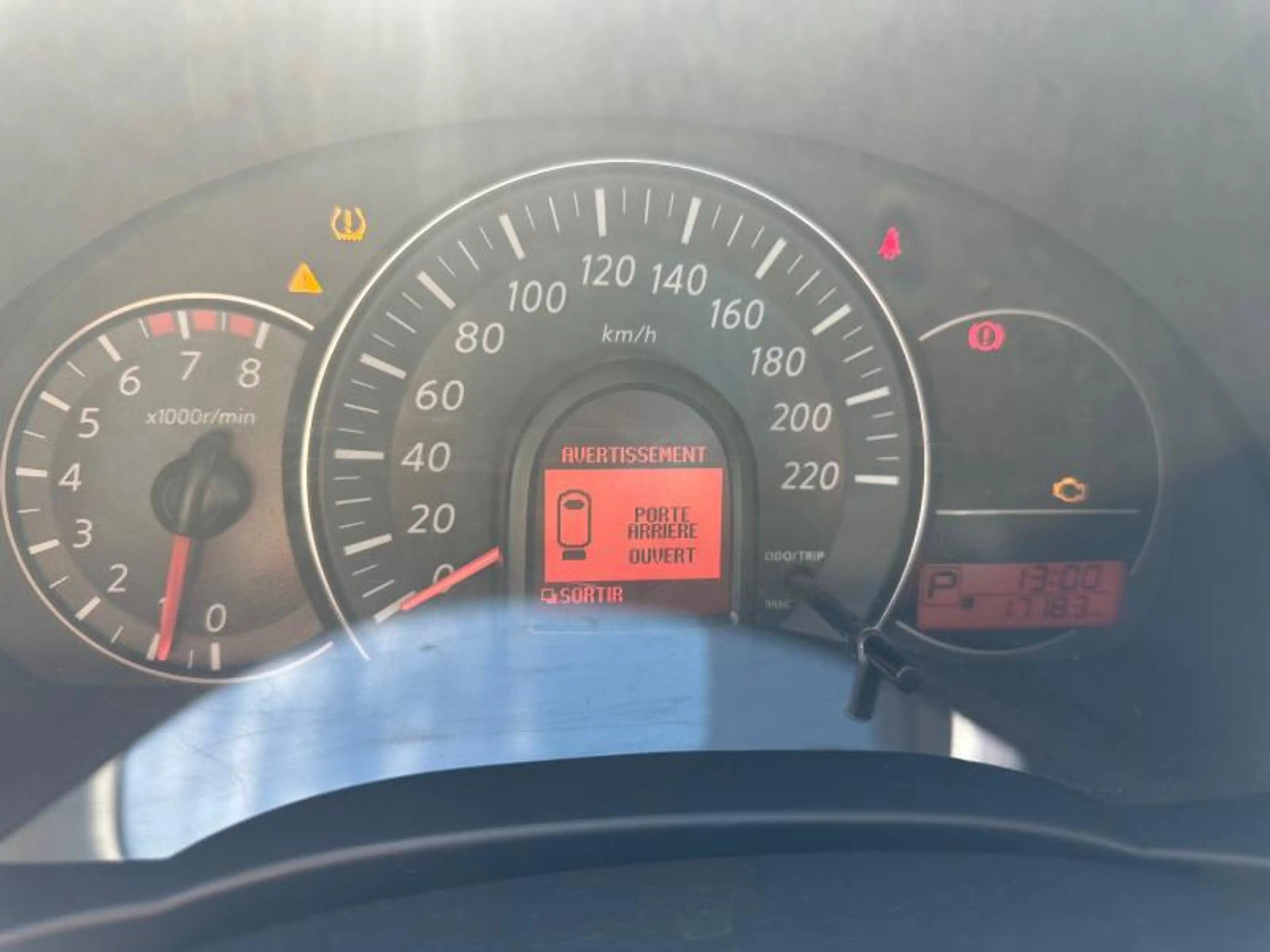 Nissan Micra 1.2 80cv Automatique bleu 06/15 Airco Cruise Radio — photo 14